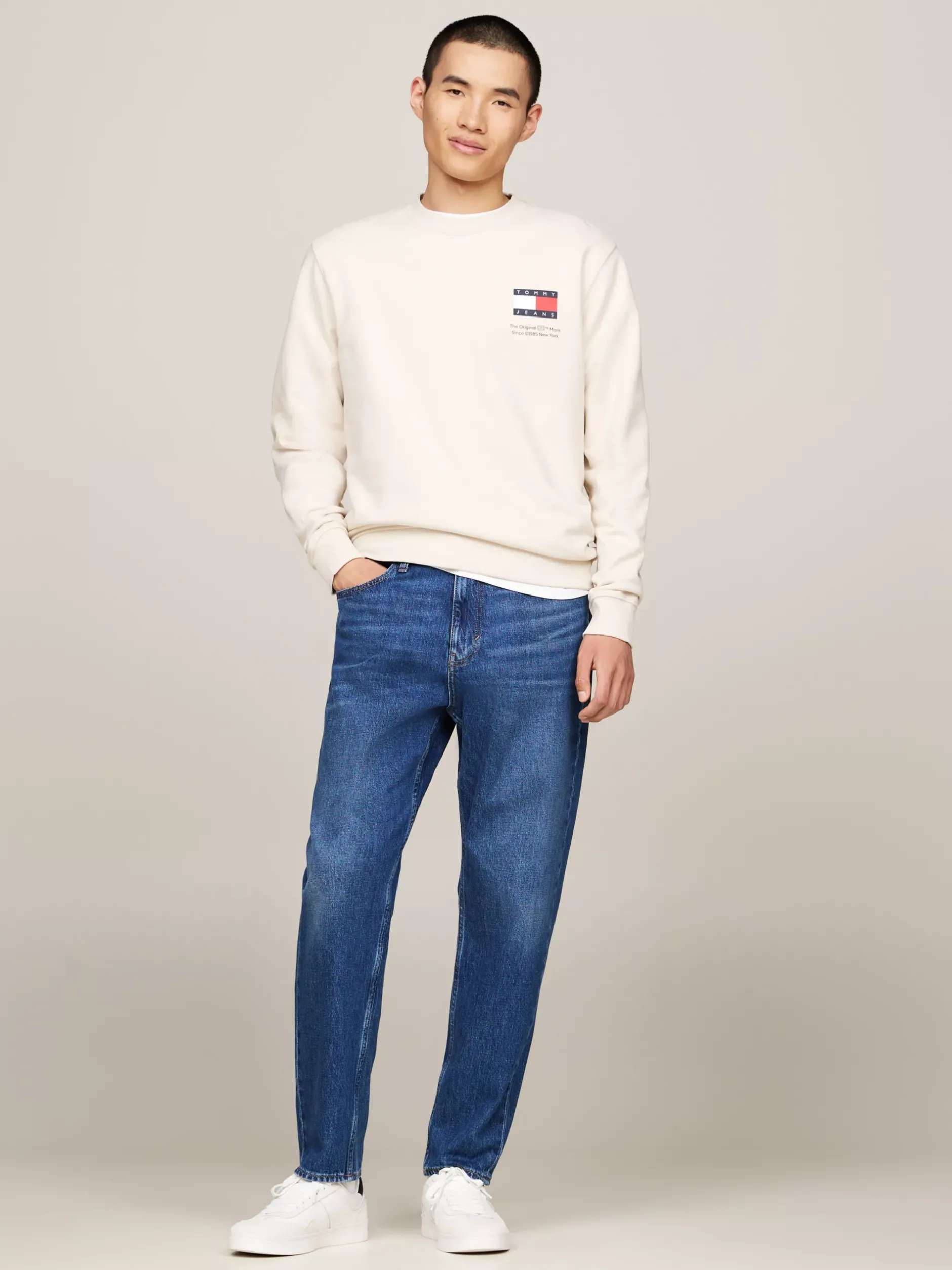 Bluzy Dresowe & Z Kapturem*Tommy Hilfiger Bluza Z Logo I Okrągłym Dekoltem NEWSPRINT