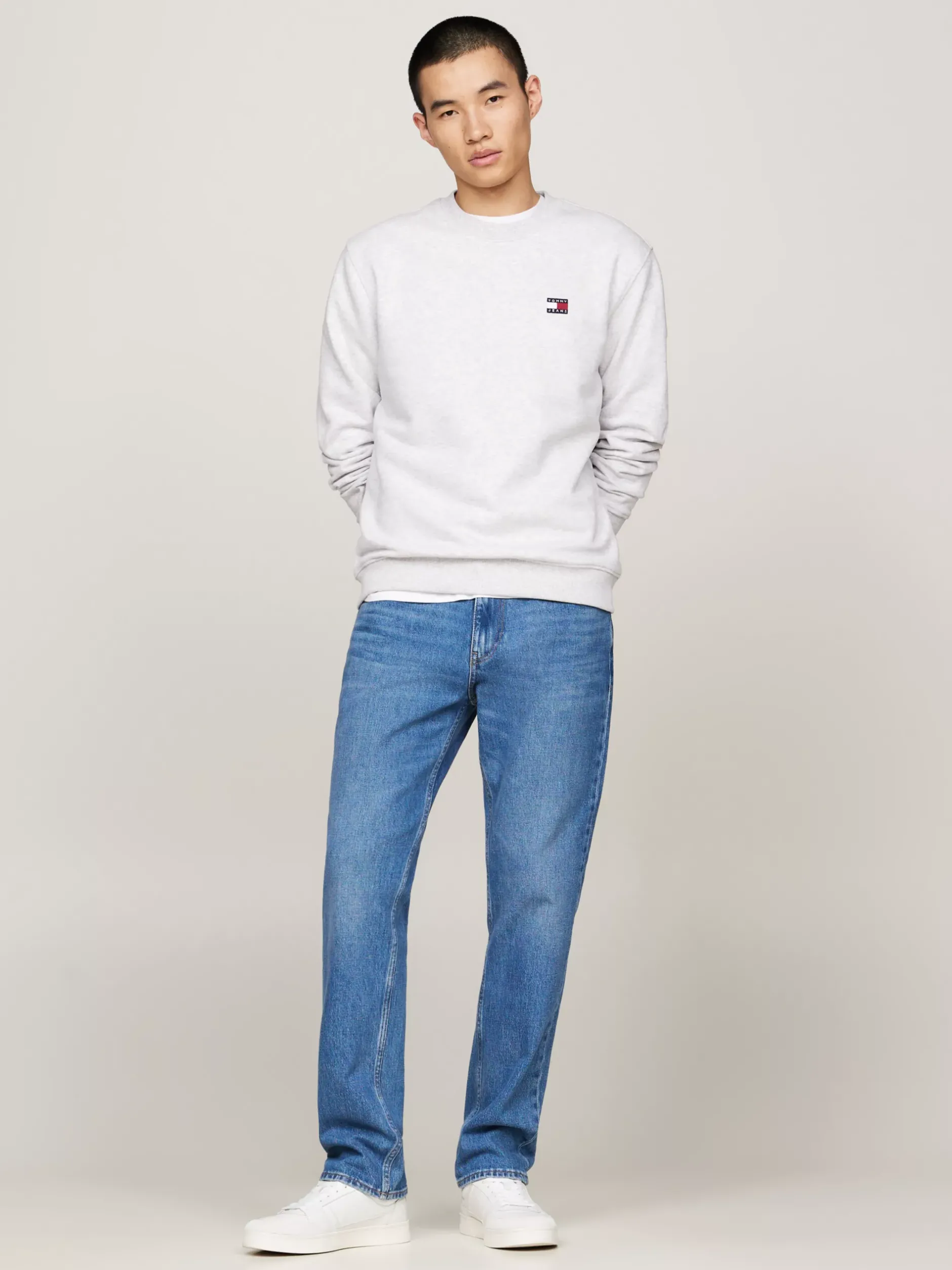 Bluzy Dresowe & Z Kapturem*Tommy Hilfiger Bluza Z Okrągłym Dekoltem I Naszywką Tommy SILVER GREY HTR