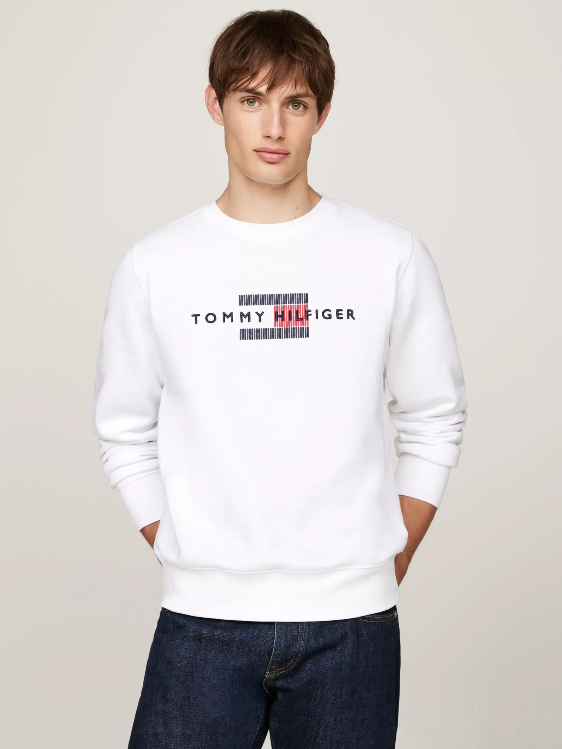 Bluzy Dresowe & Z Kapturem*Tommy Hilfiger Bluza Z Okrągłym Dekoltem I Wyszywanym Logo WHITE