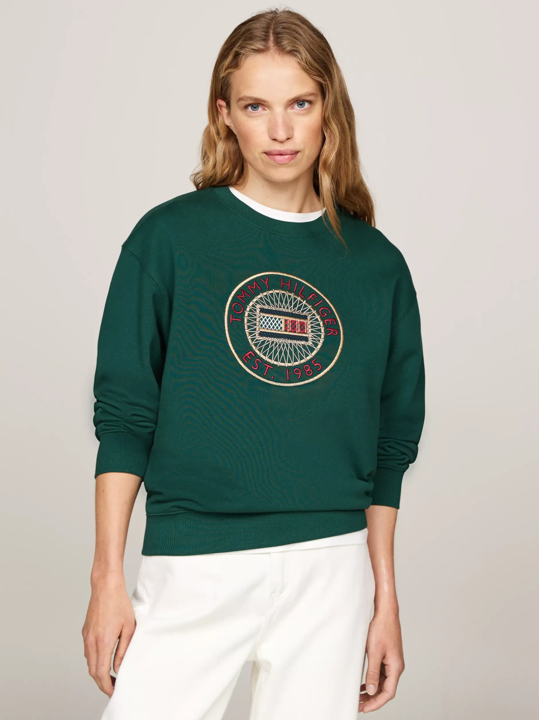 Bluzy Dresowe & Z Kapturem*Tommy Hilfiger Bluza Z Okrągłym Dekoltem I Wyszywanym Logo ORNAMENTAL GREEN