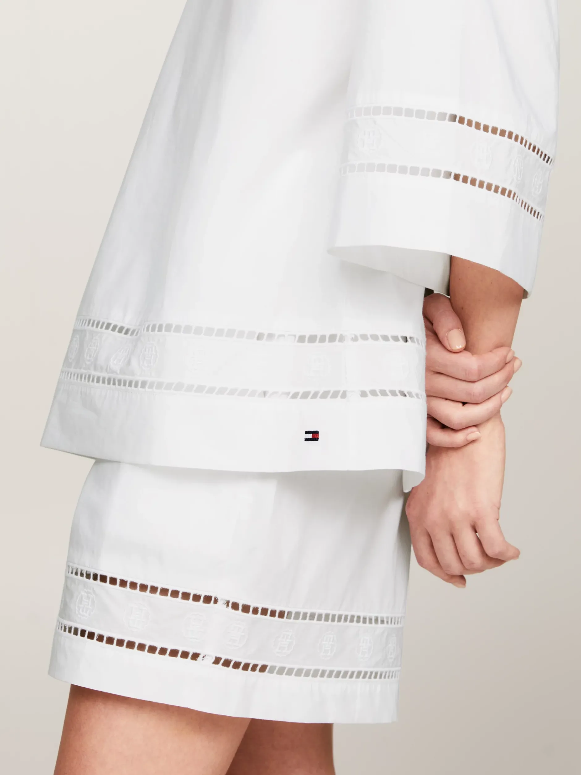 Koszule & Bluzki*Tommy Hilfiger Bluzka Z Haftem Angielskim I Monogramem TH TH OPTIC WHITE