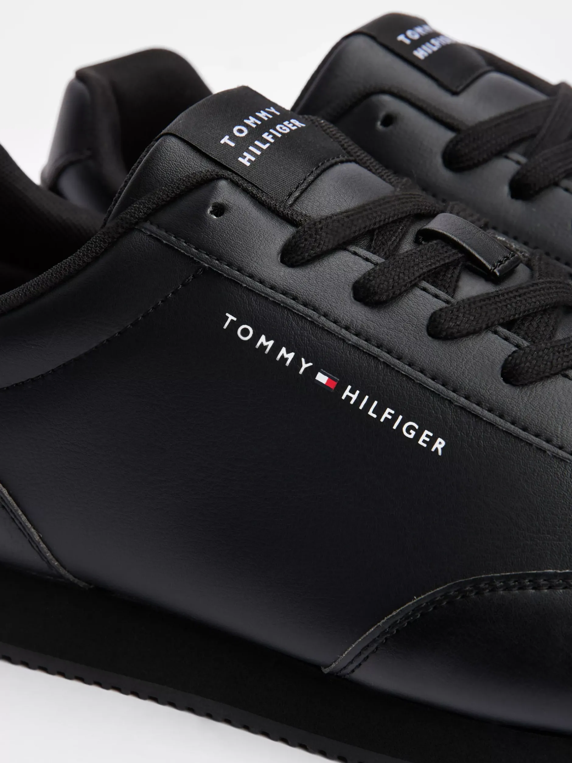 Sneakersy*Tommy Hilfiger Buty Sportowe Do Biegania Z Flagą Essential BLACK