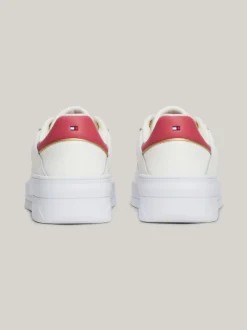 Sneakersy*Tommy Hilfiger Buty Sportowe Z Emaliowaną Flagą ANCIENT WHITE/HERITAGE PINK
