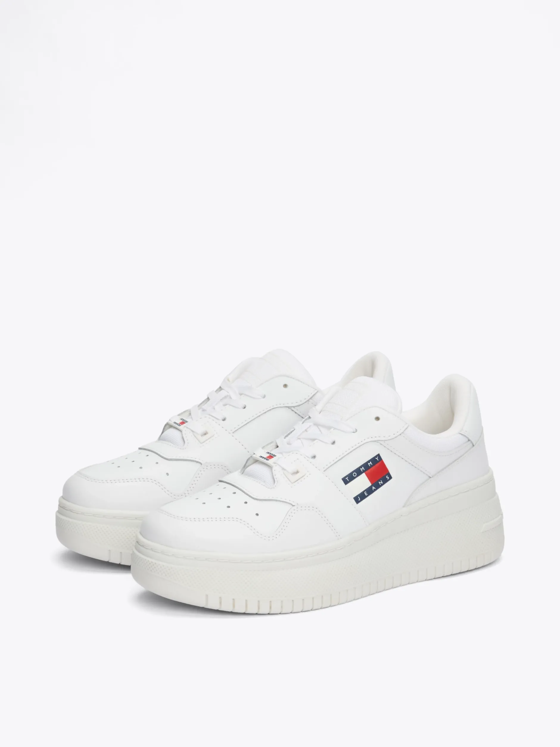 Sneakersy*Tommy Hilfiger Buty Sportowe Z Kolekcji Essential WHITE