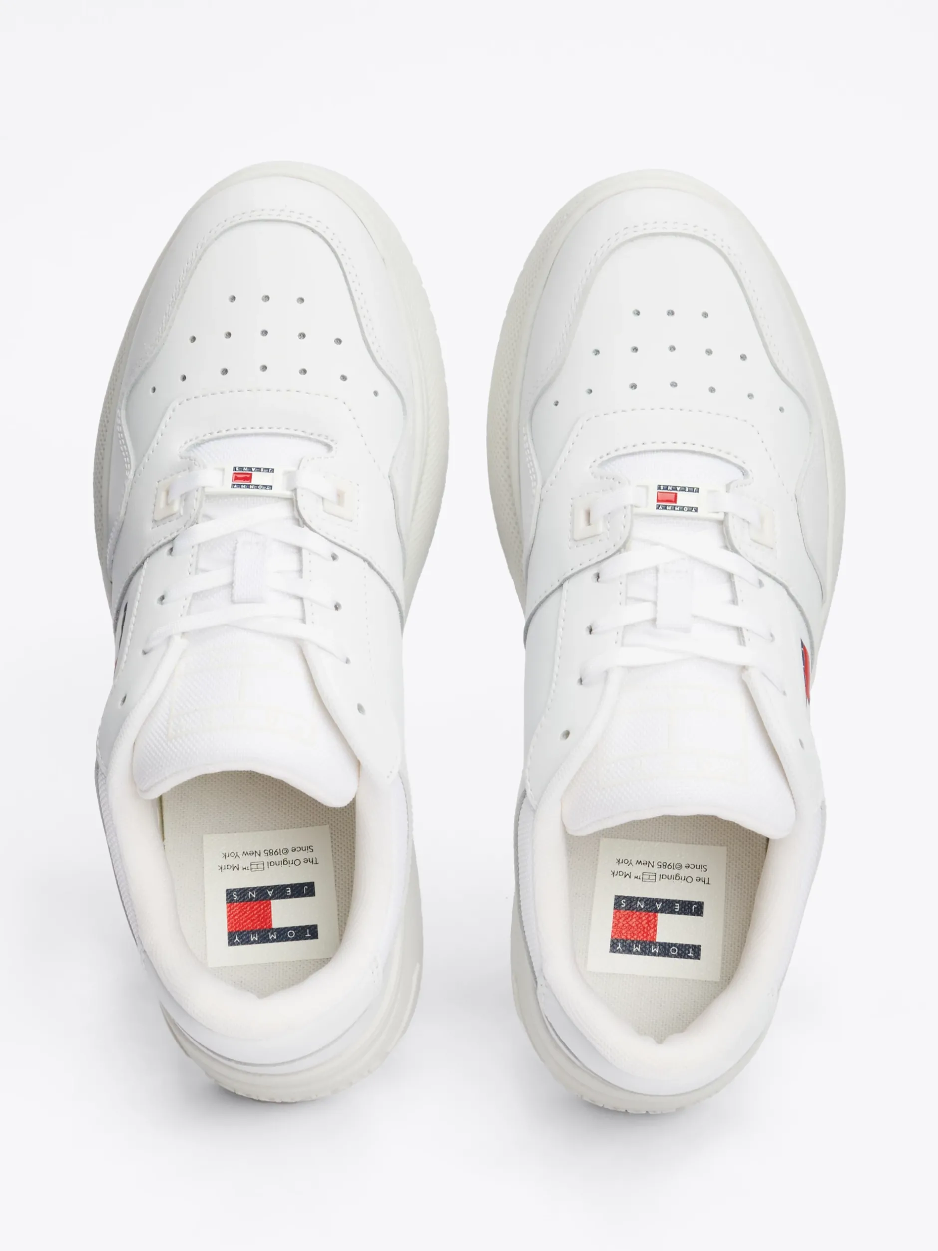 Sneakersy*Tommy Hilfiger Buty Sportowe Z Kolekcji Essential WHITE