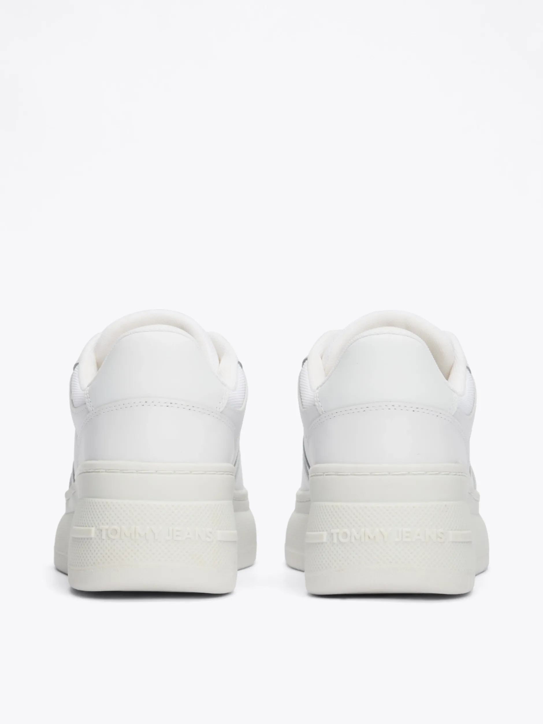 Sneakersy*Tommy Hilfiger Buty Sportowe Z Kolekcji Essential WHITE