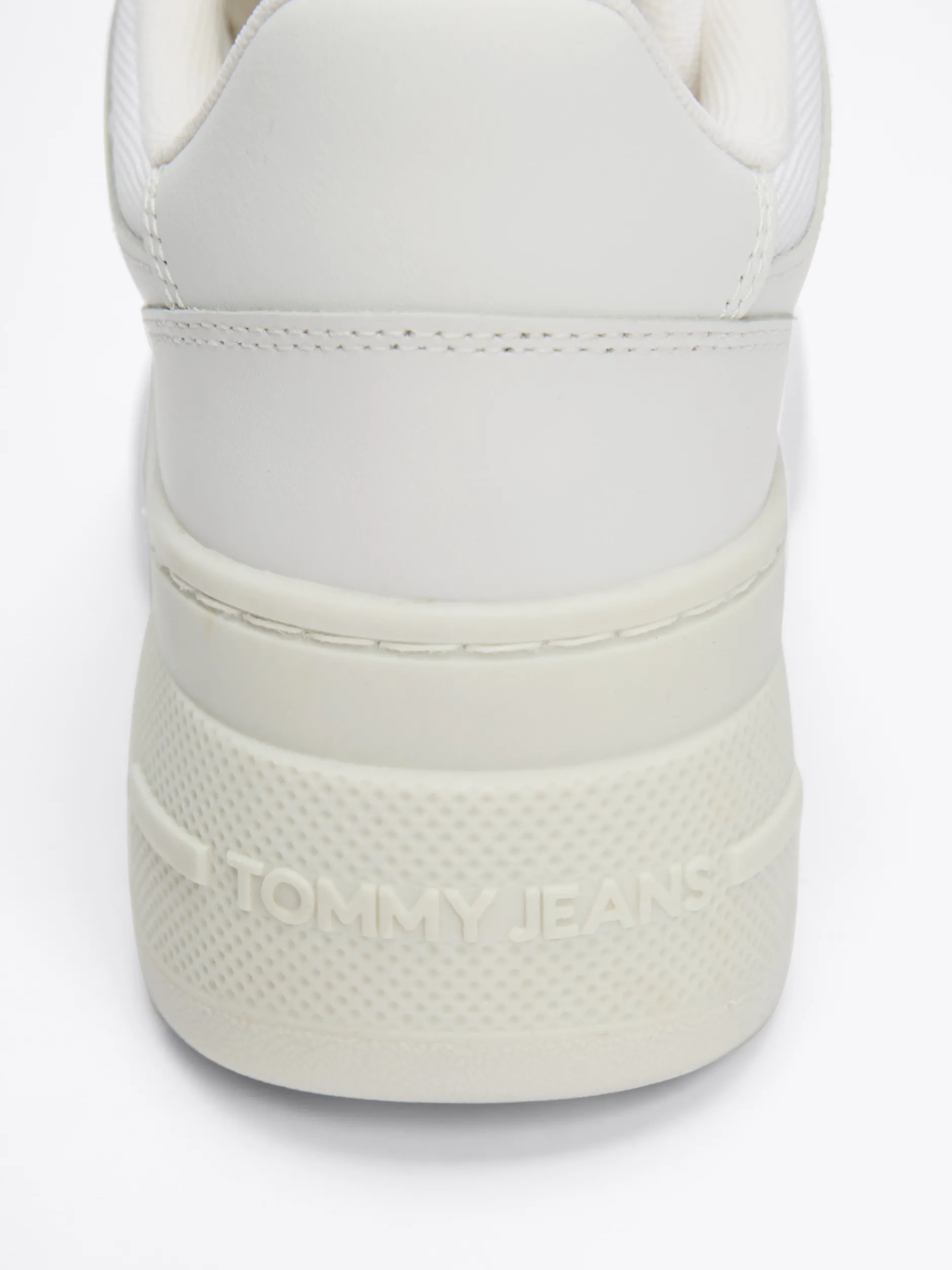 Sneakersy*Tommy Hilfiger Buty Sportowe Z Kolekcji Essential WHITE