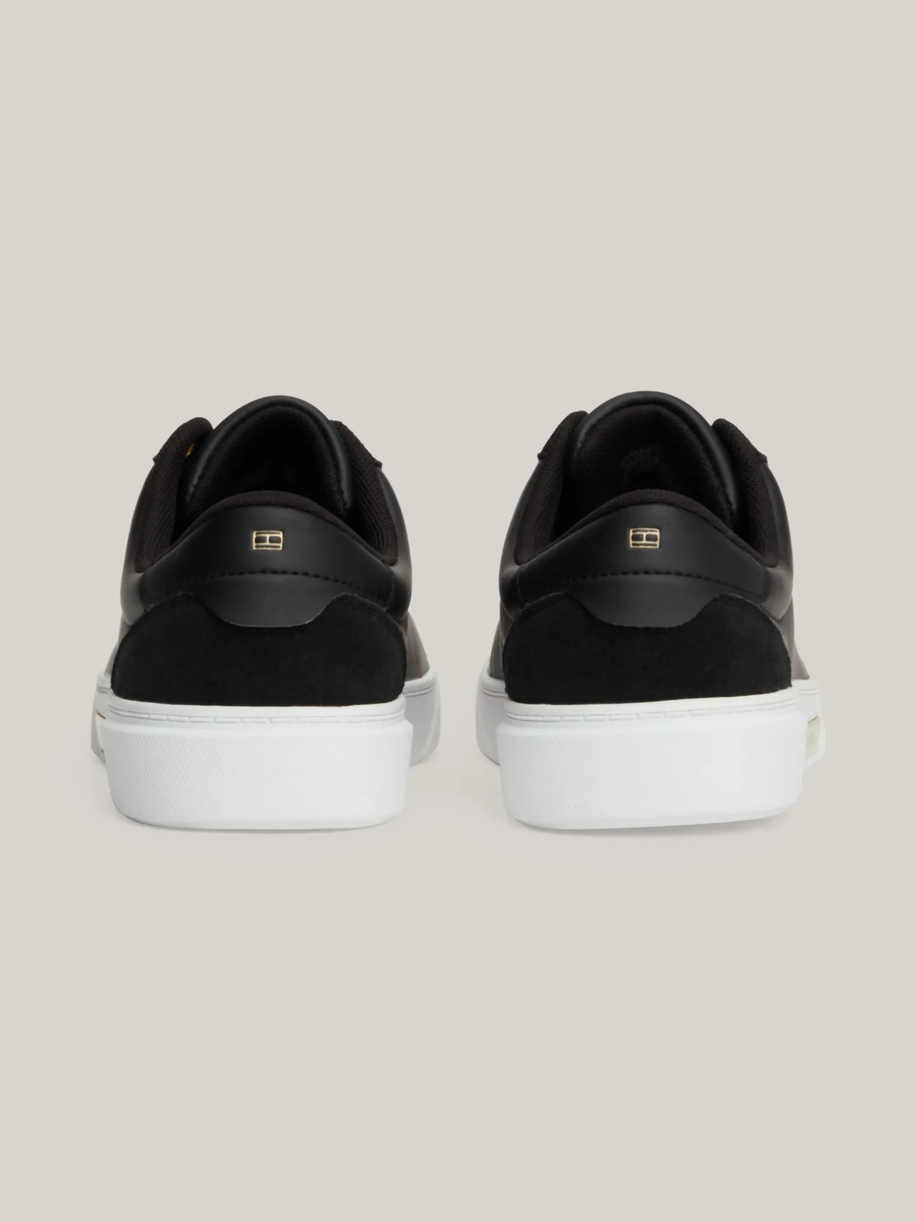 Sneakersy*Tommy Hilfiger Buty Sportowe Z Metalowymi Elementami BLACK