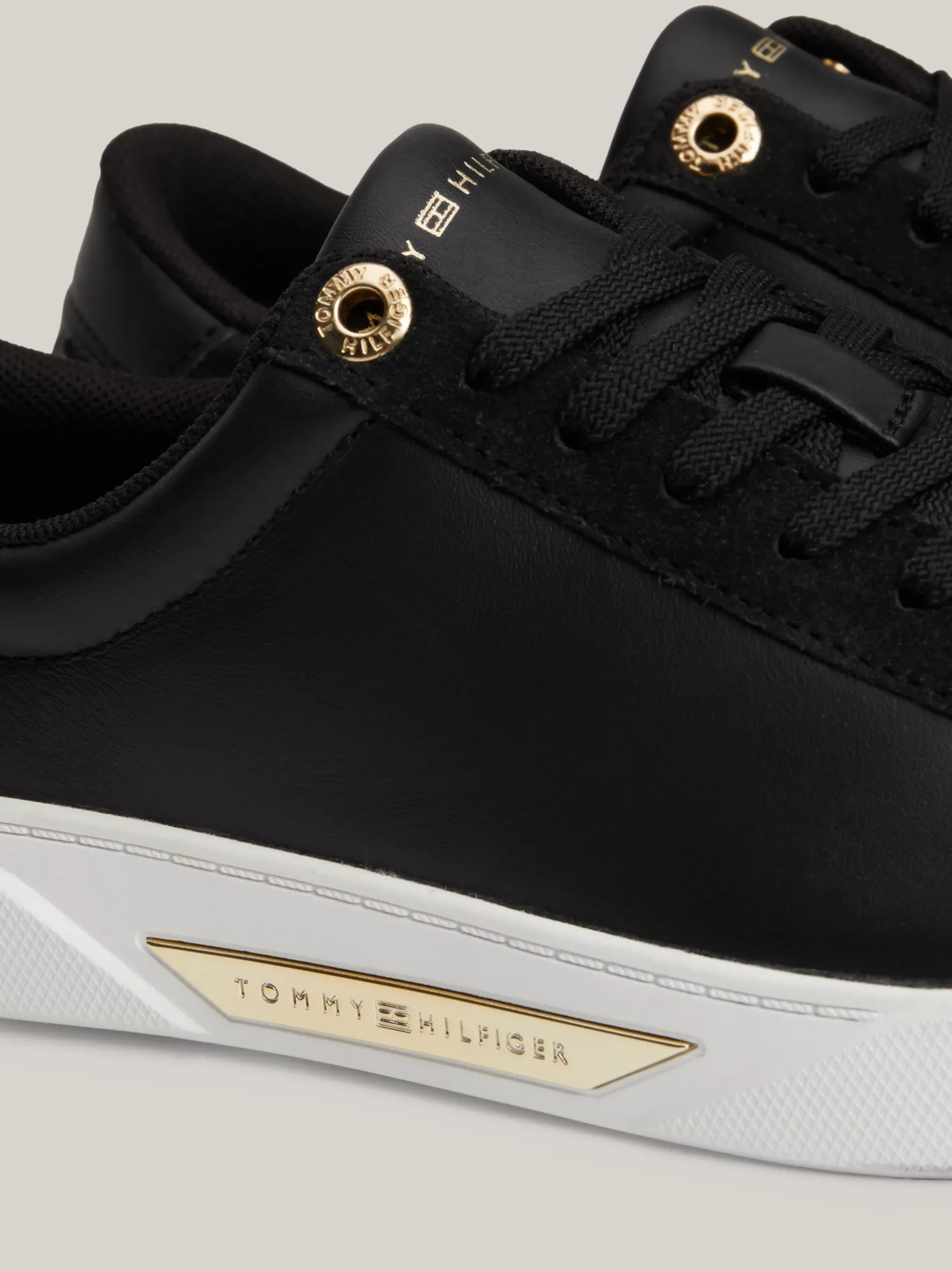 Sneakersy*Tommy Hilfiger Buty Sportowe Z Metalowymi Elementami BLACK
