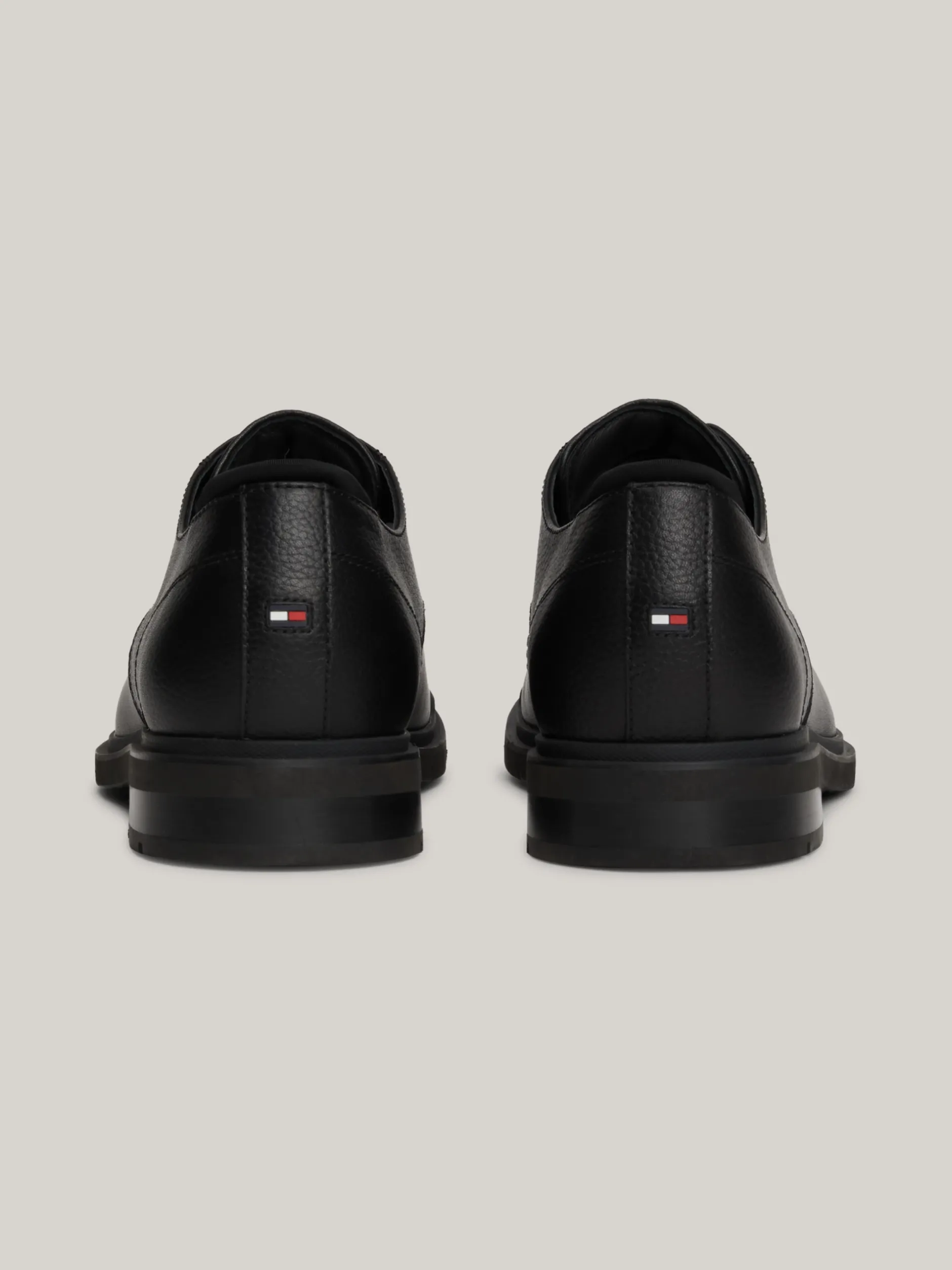 Buty Wizytowe*Tommy Hilfiger Buty Typu Derby Z Groszkowanej Skóry BLACK