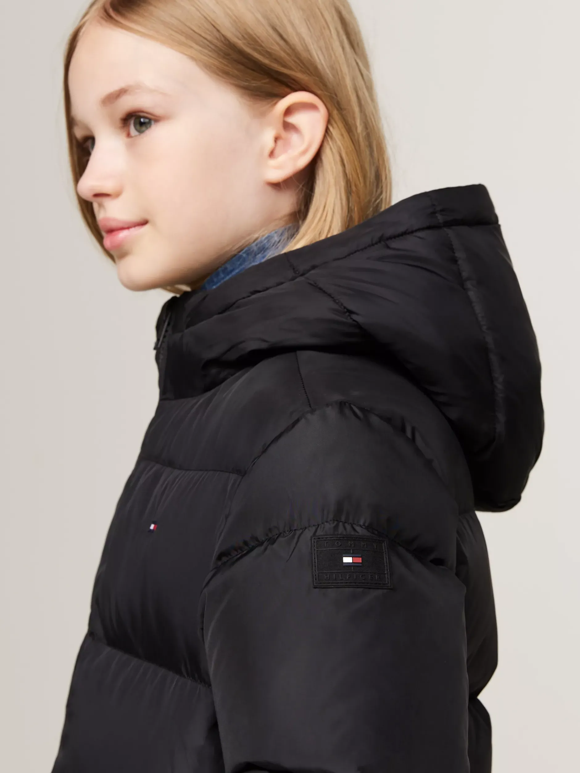 Kurtki I Płaszcze*Tommy Hilfiger Długa Puchowa Kurtka O Taliowanym Kroju BLACK