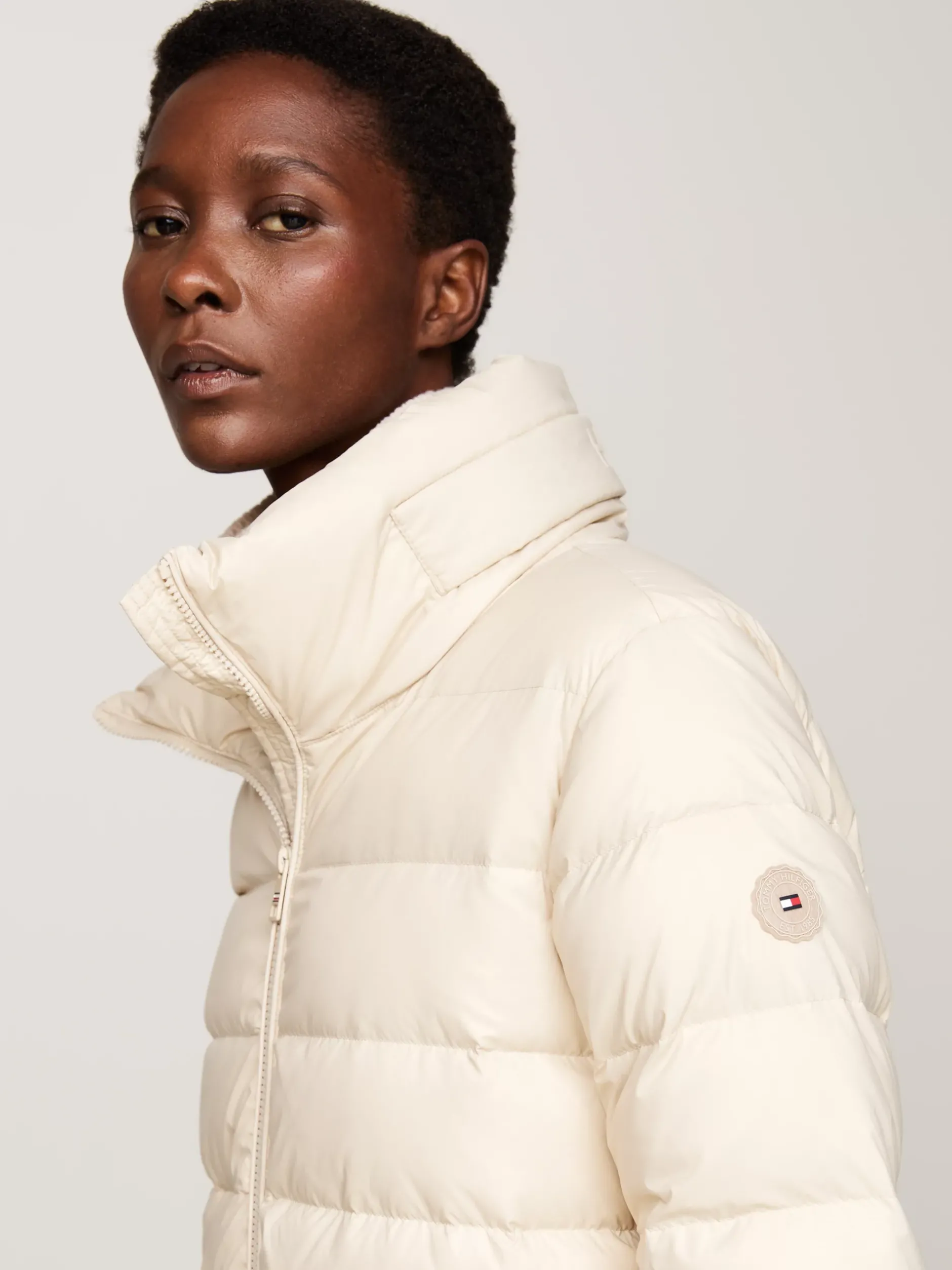 Kurtki & Płaszcze*Tommy Hilfiger Długi Puchowy Płaszcz Z Kapturem CLASSIC BEIGE