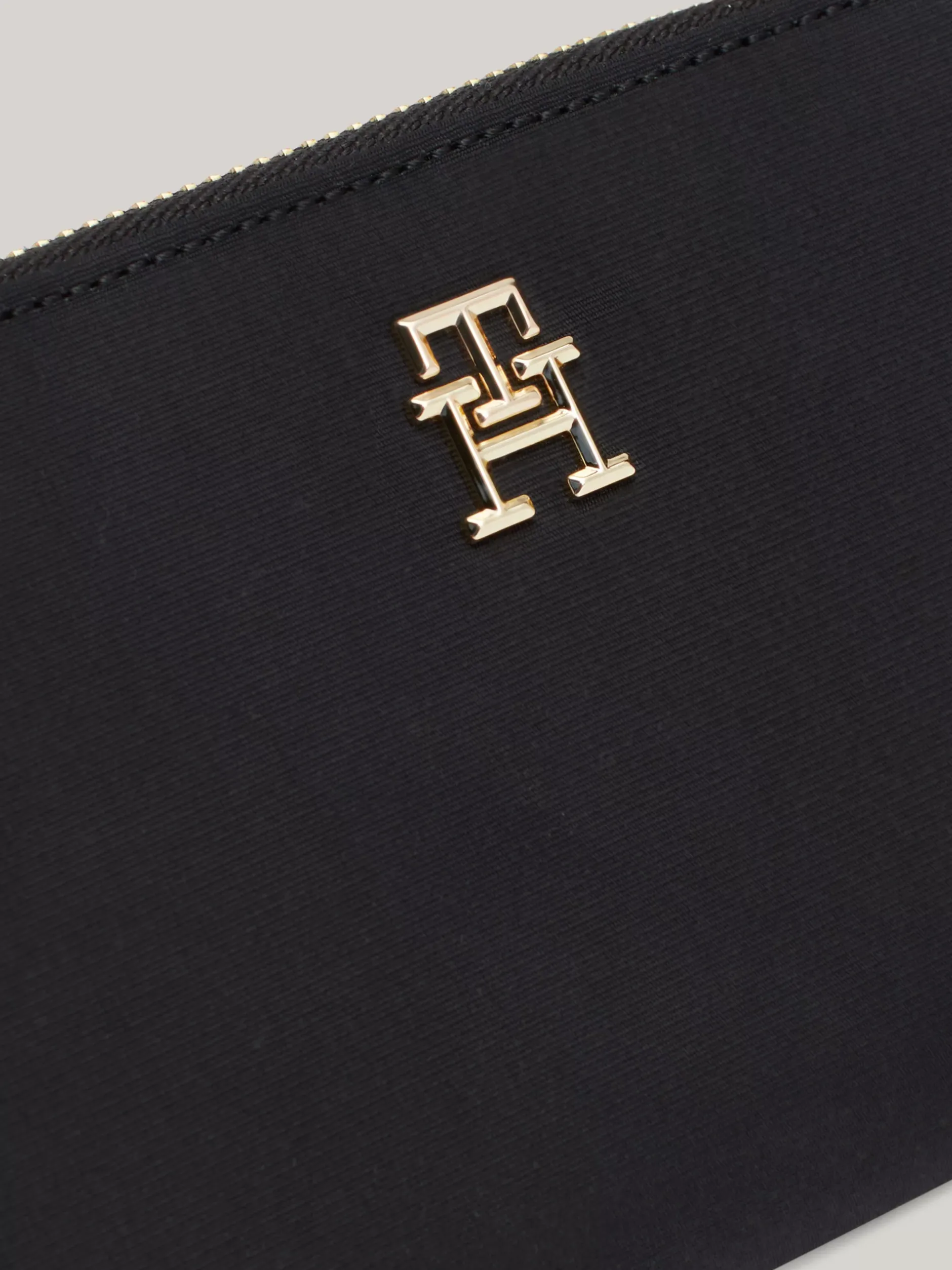 Portfele & Breloczki Do Kluczy*Tommy Hilfiger Duży Portfel Z Zamkiem I Monogramem TH BLACK