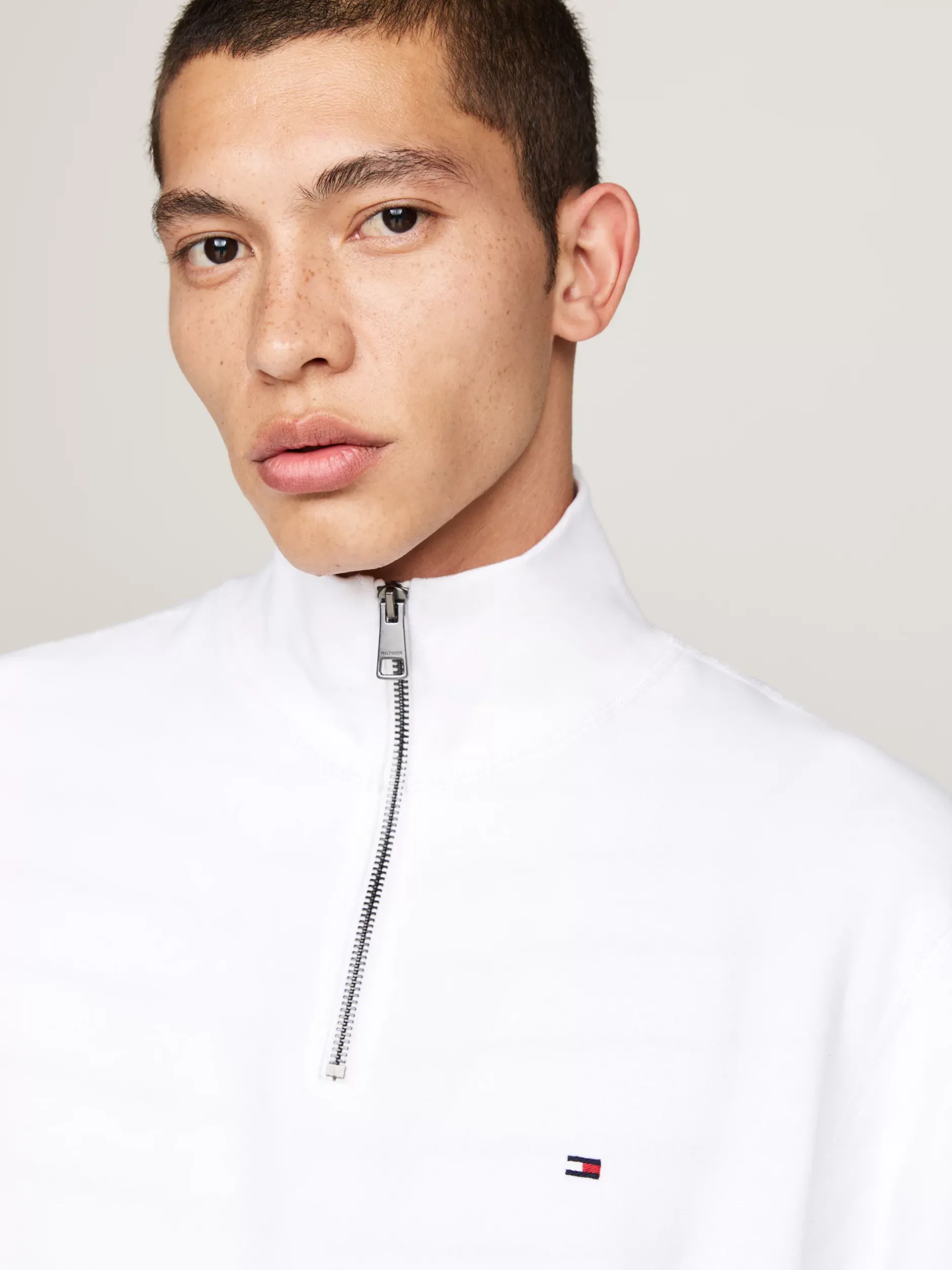 Bluzy Dresowe & Z Kapturem*Tommy Hilfiger Dzianinowa Bluza Z Krótkim Zamkiem WHITE