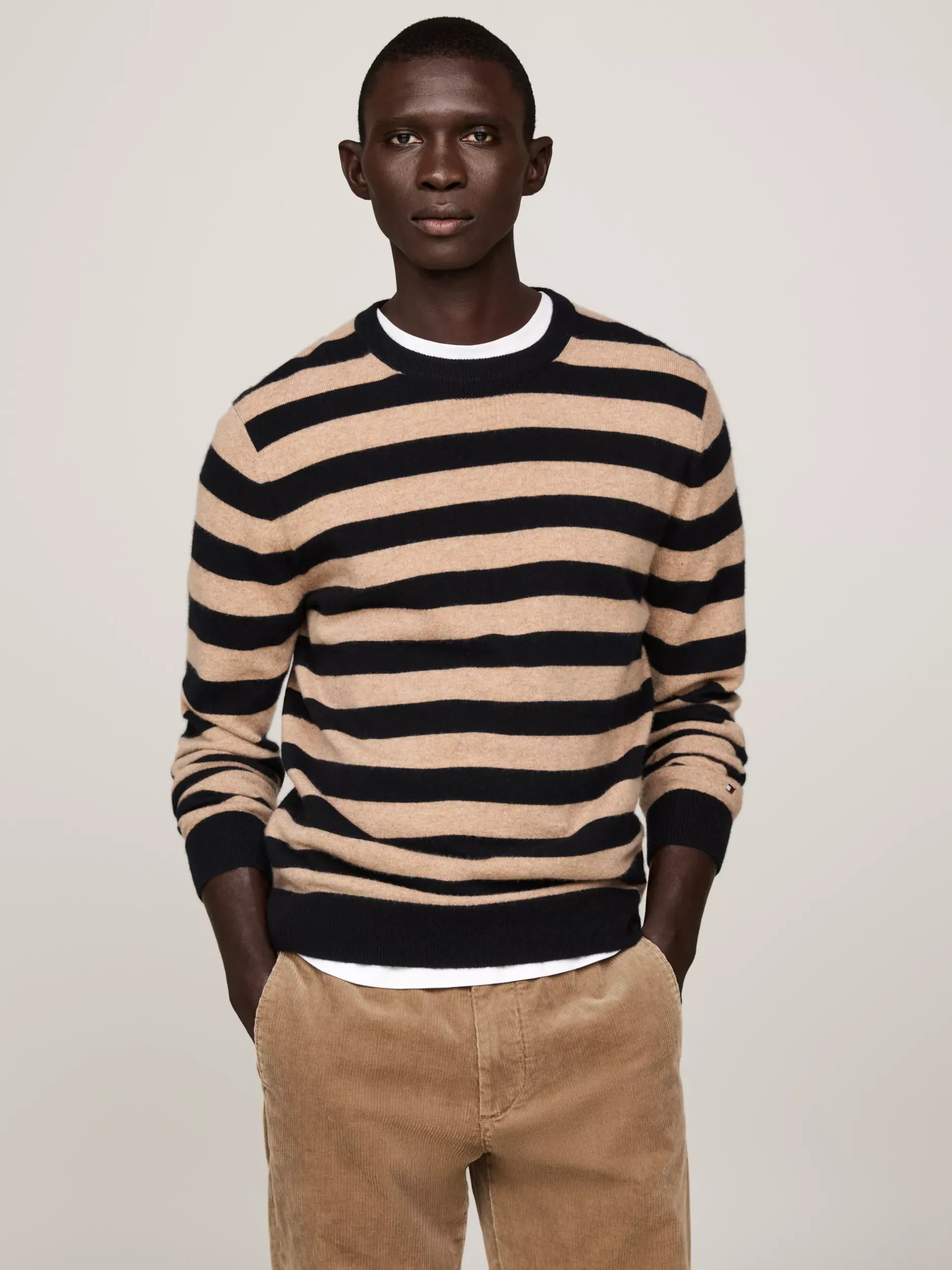 Swetry Z Okrągłym Dekoltem|Swetry*Tommy Hilfiger Elegancki, Luźny Sweter Z Kaszmiru BLACK/CAMEL