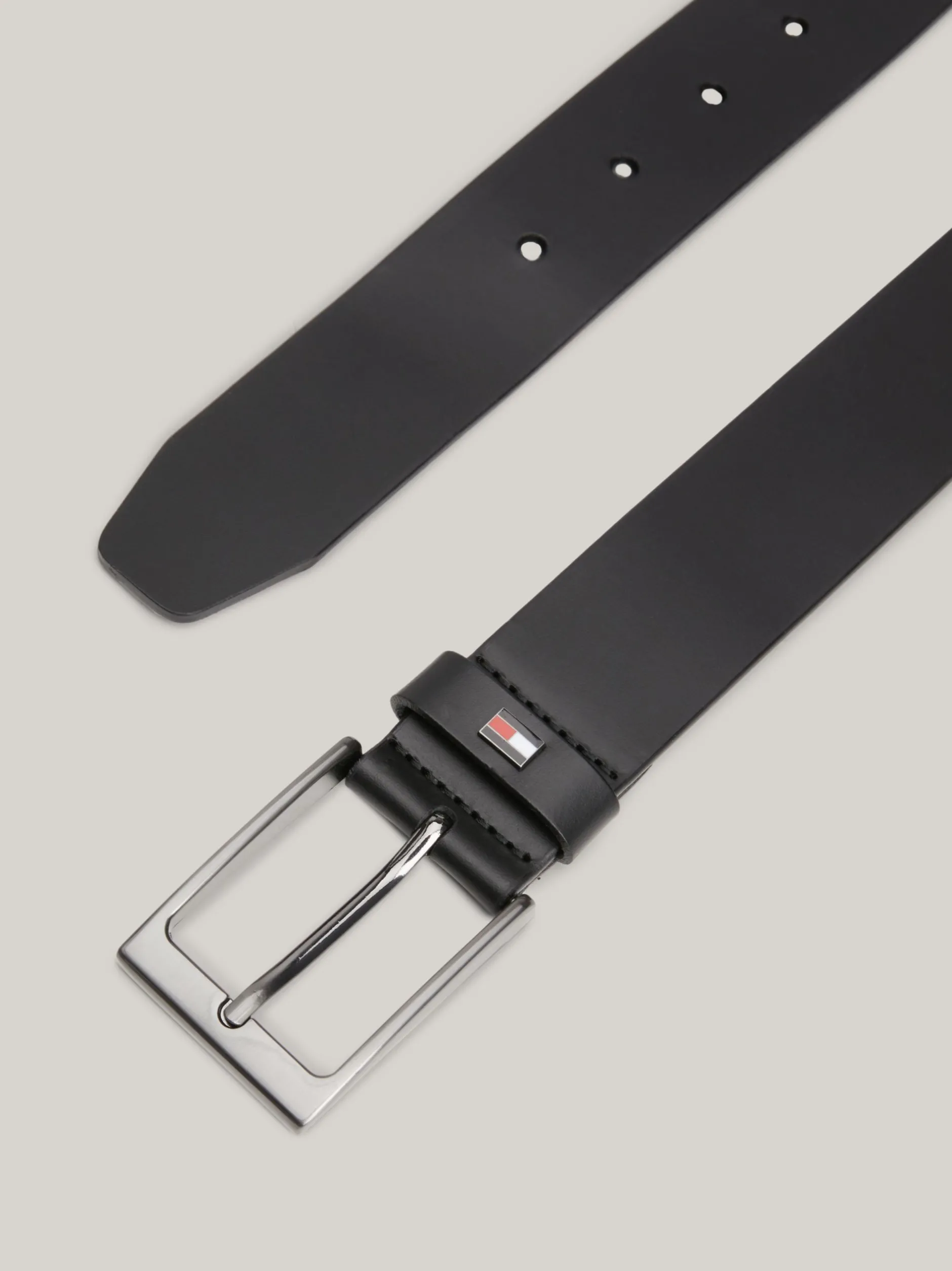 Paski*Tommy Hilfiger Gładki Skórzany Pasek Layton Z Flagą BLACK