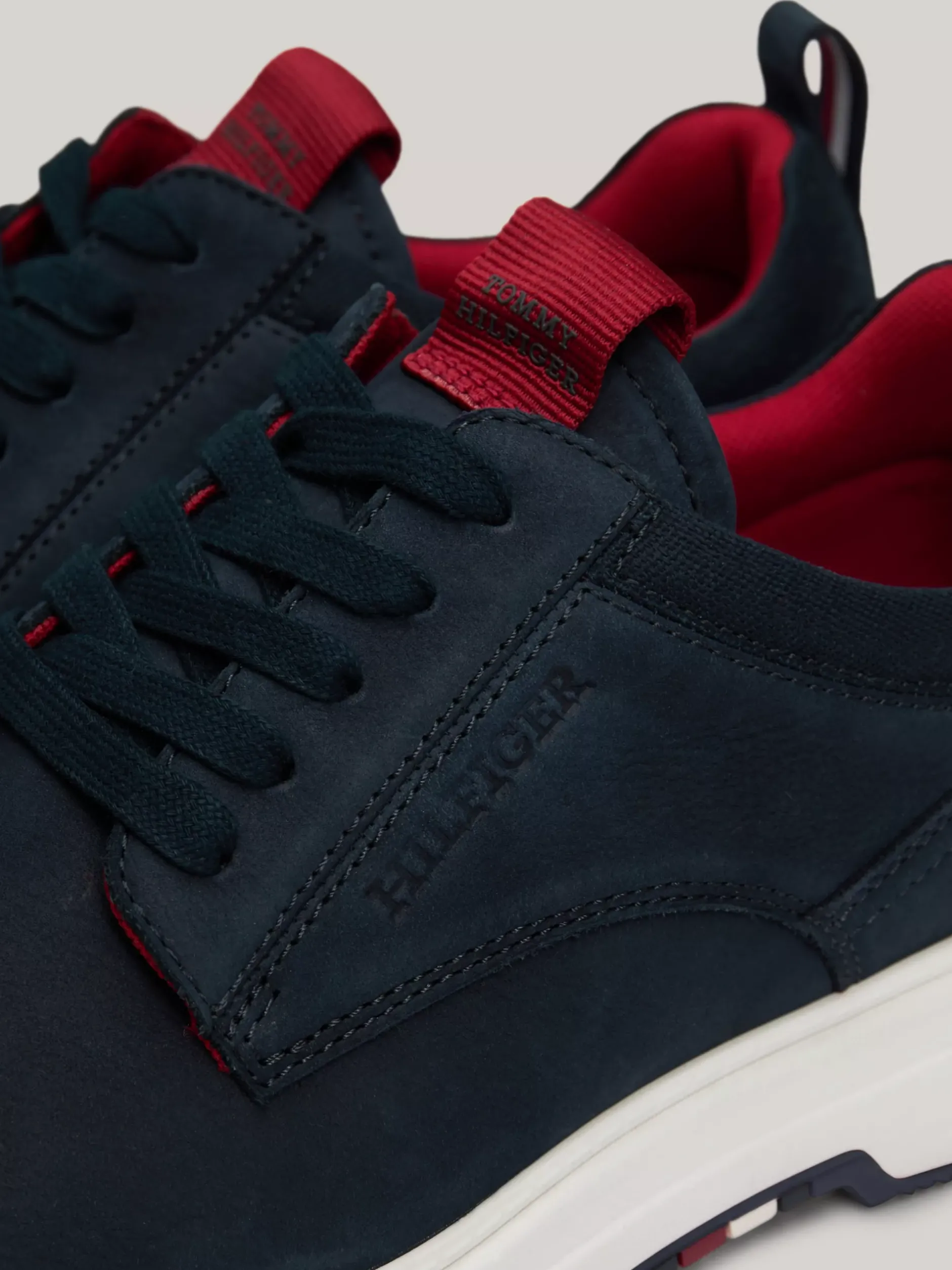 Buty Casual*Tommy Hilfiger Hybrydowe Buty Z Nubuku Z Płytkim Protektorem DESERT SKY