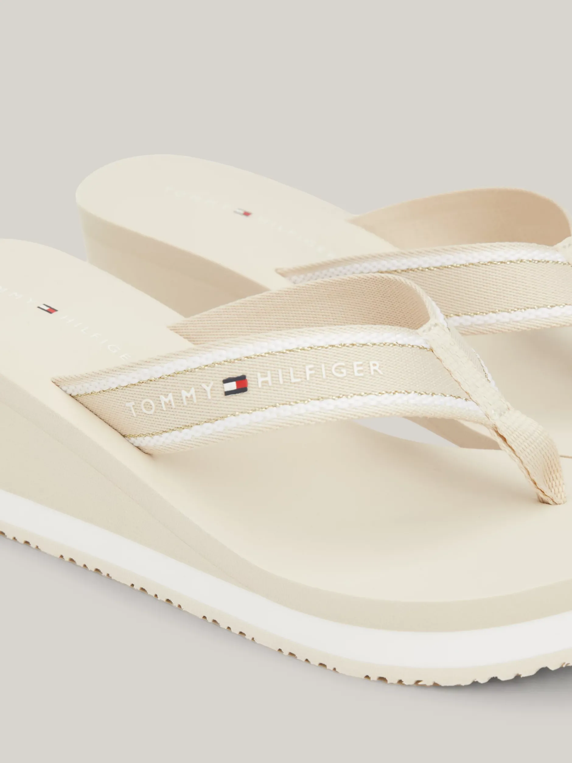 Sandały*Tommy Hilfiger Japonki Na Koturnie Z Logo CLASSIC BEIGE