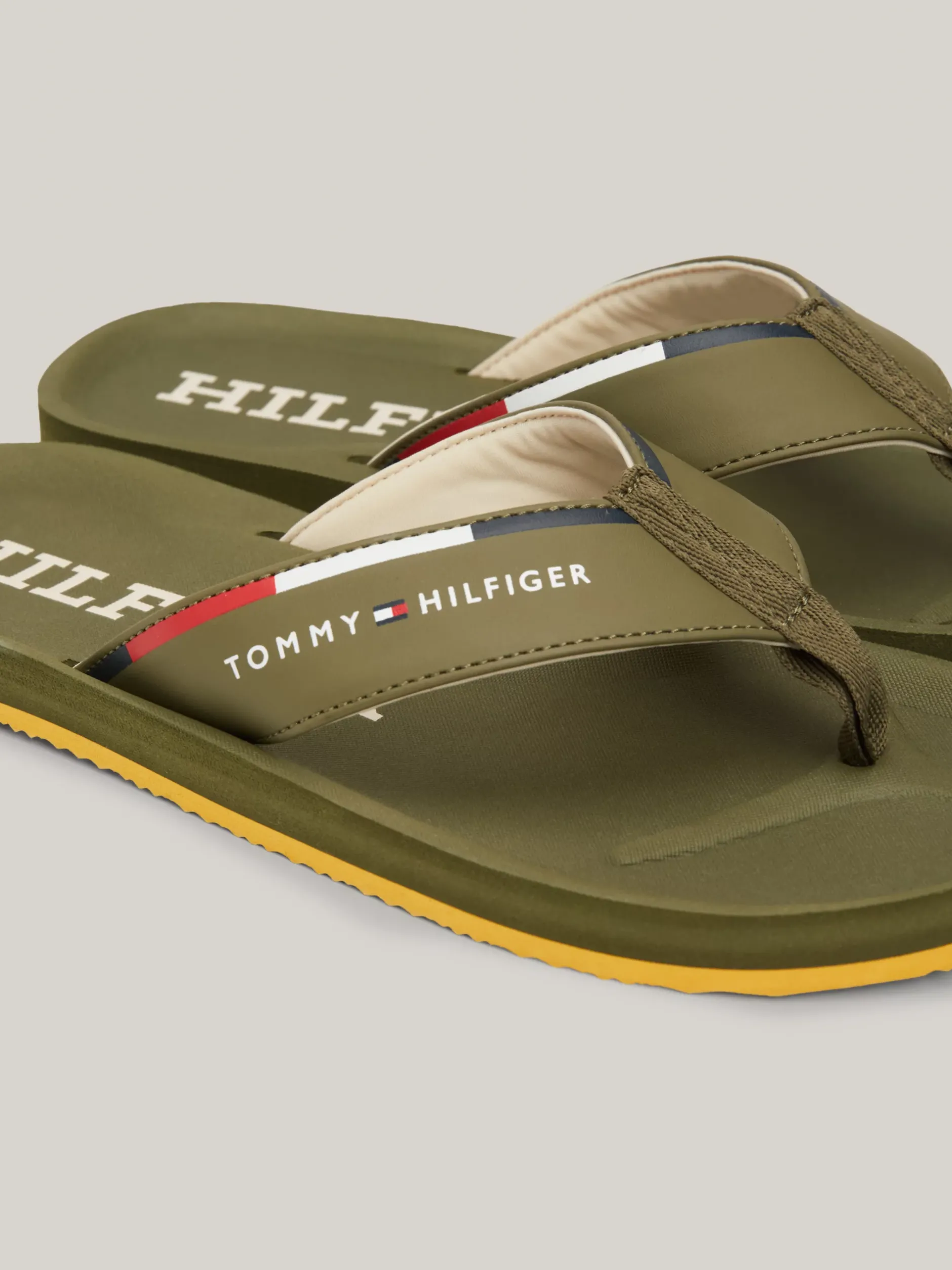 Sandały I Japonki*Tommy Hilfiger Japonki Z Paskiem Z Logo UTILITY OLIVE