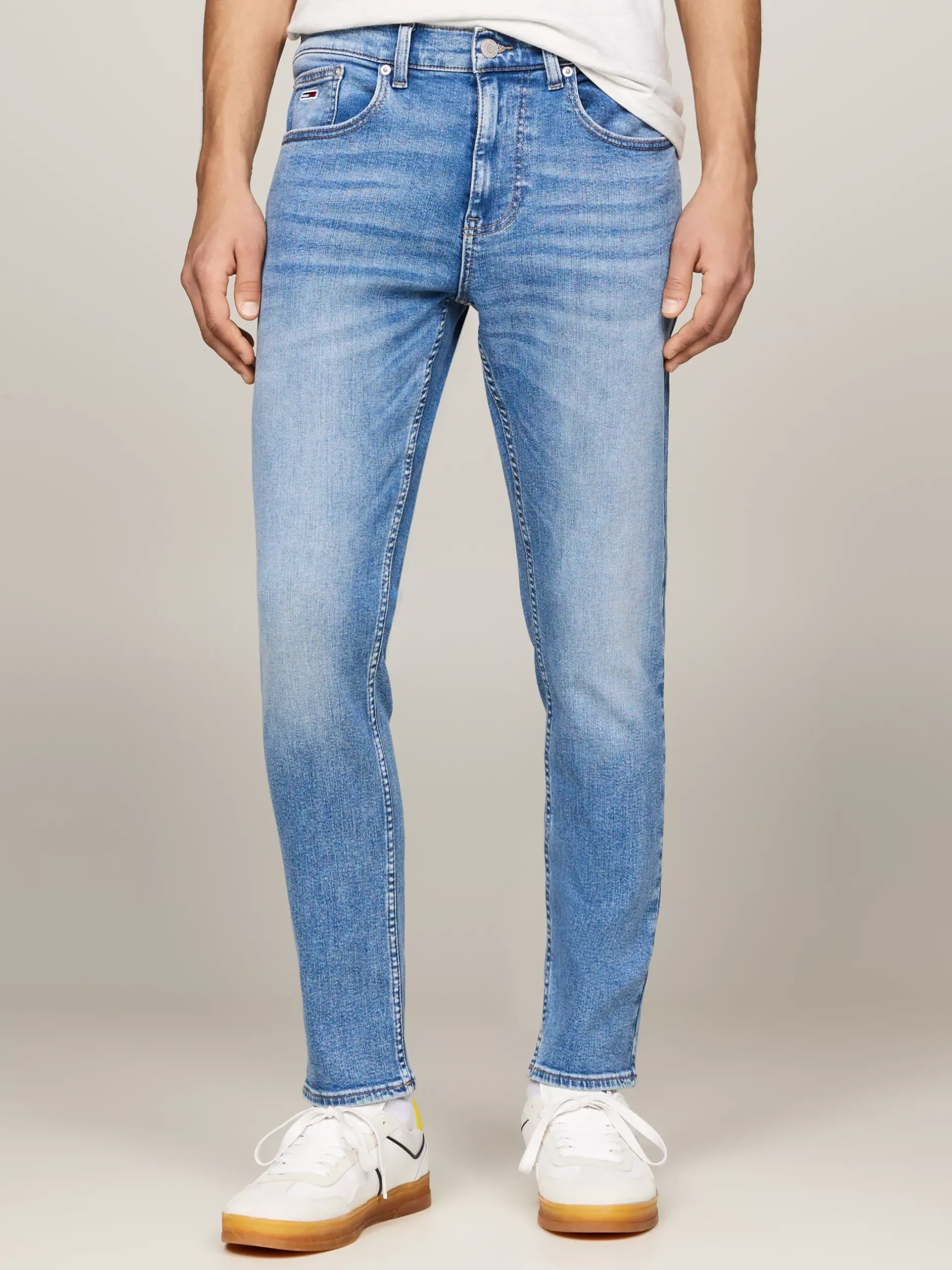 Jeansy*Tommy Hilfiger Jeansy Austin O Wąskim Kroju DENIM MEDIUM