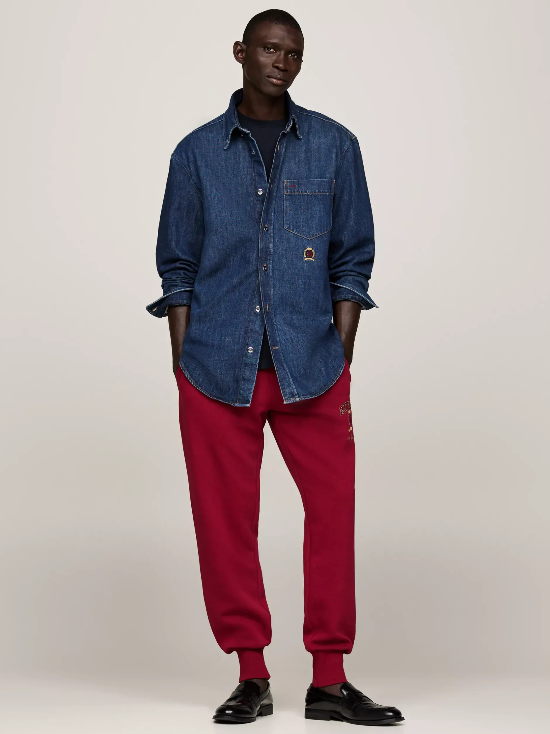 Spodnie*Tommy Hilfiger Joggery Z Haftowanym Emblematem ROUGE