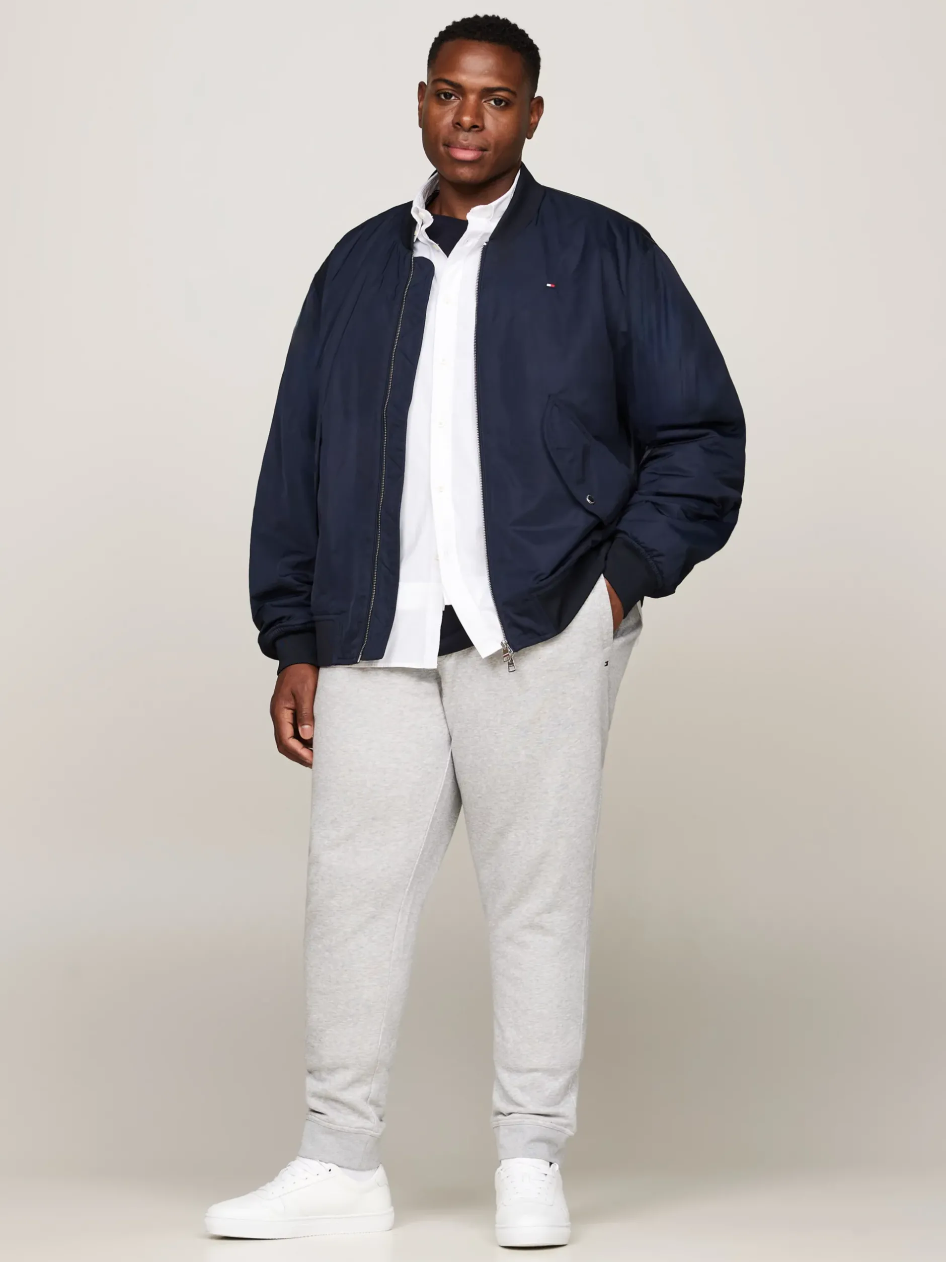 Spodnie*Tommy Hilfiger Joggery Z Mankietami Z Kolekcji Plus LIGHT GREY HEATHER