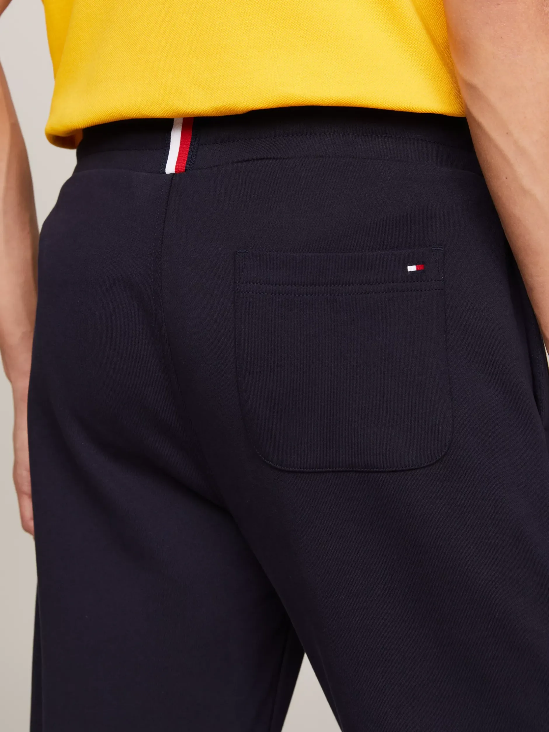 Dresy|Spodnie*Tommy Hilfiger Joggery Z Wyhaftowanym Logo I Mankietami DESERT SKY