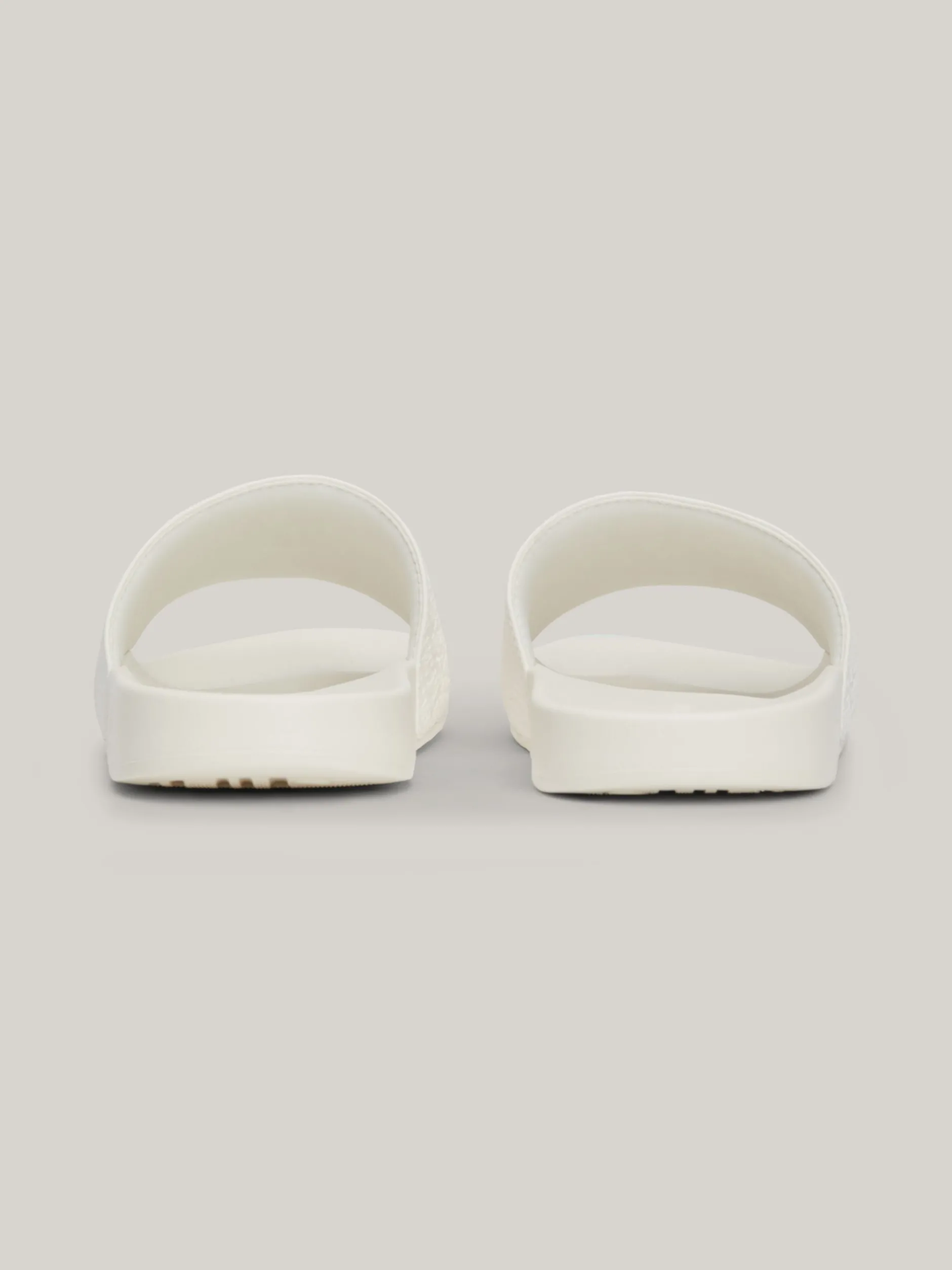 Sandały*Tommy Hilfiger Klapki Kąpielowe Z Monogramem TH ANCIENT WHITE