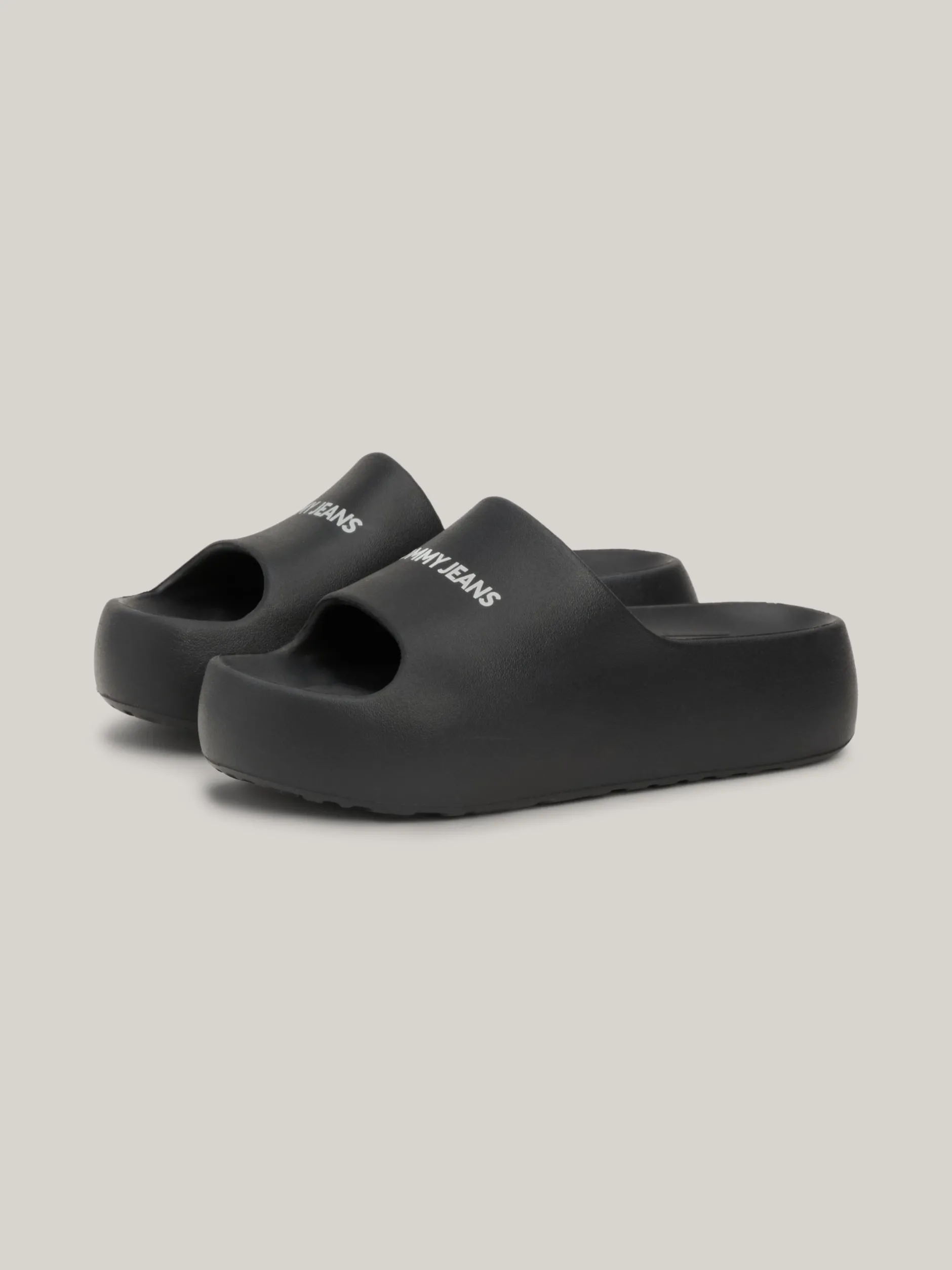 Sandały*Tommy Hilfiger Klapki Na Grubej Platformie Z Logo BLACK