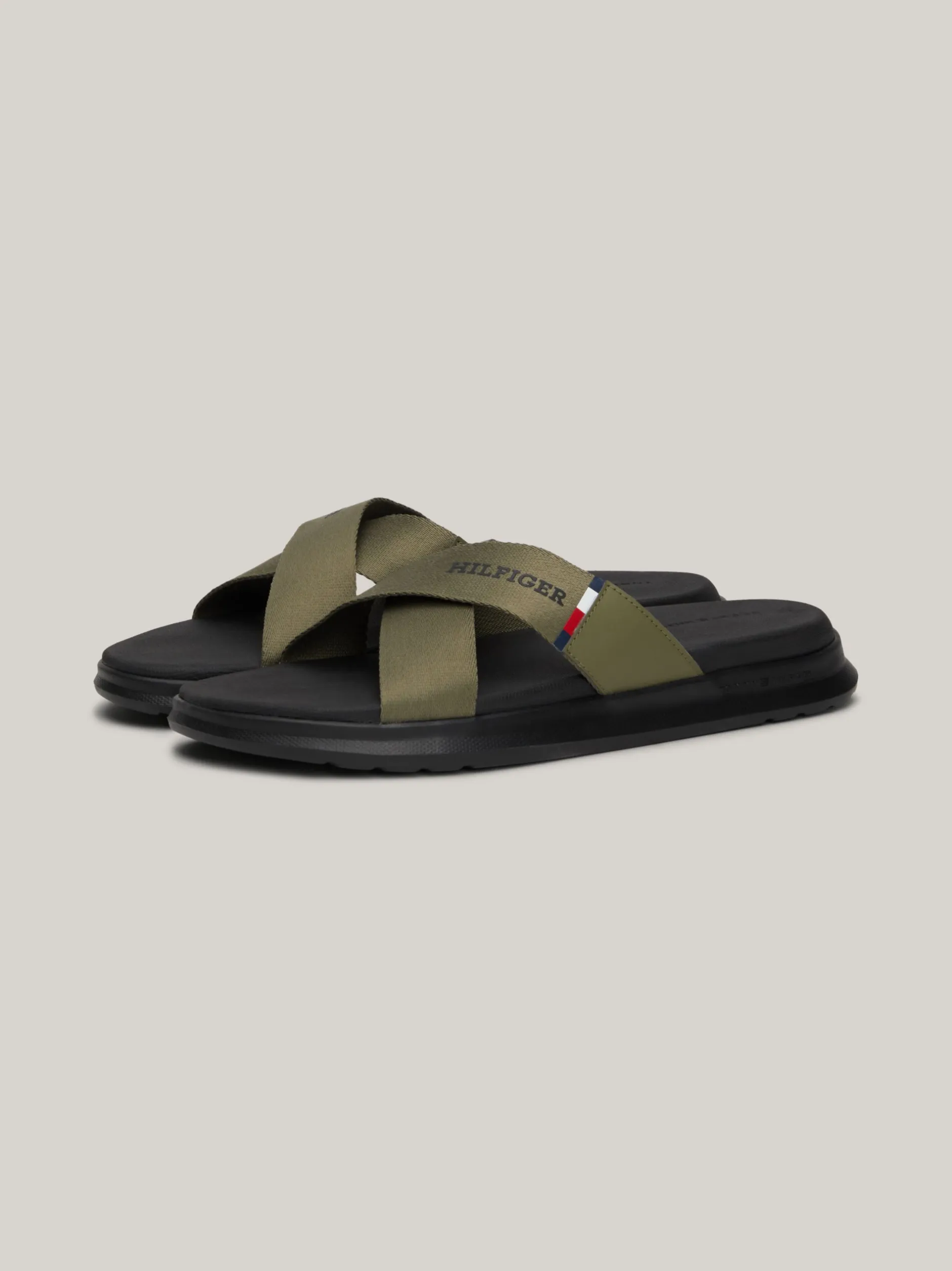 Sandały I Japonki*Tommy Hilfiger Klapki Plażowe Z Paskami Na Krzyż UTILITY OLIVE