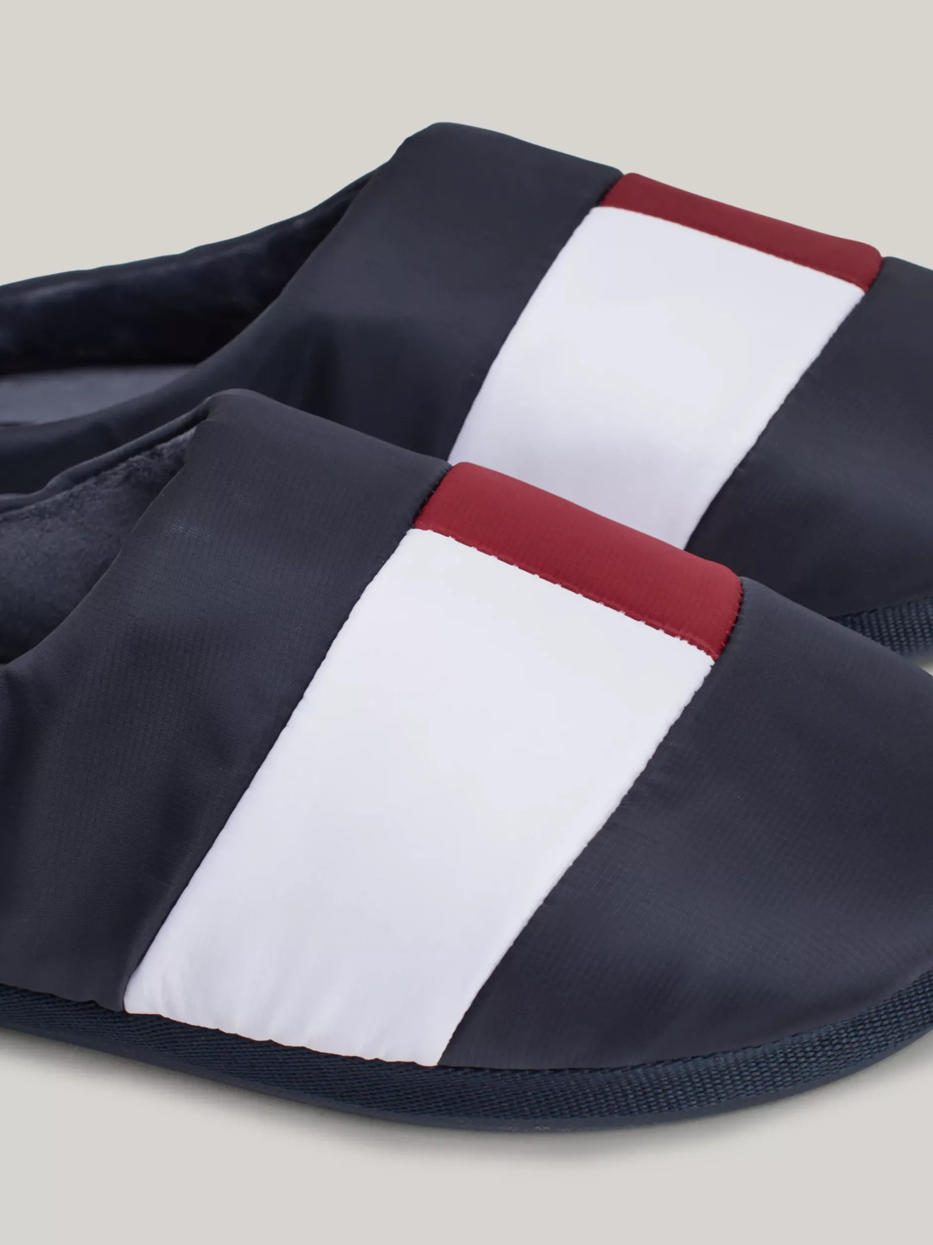 Buty Casual*Tommy Hilfiger Klapki Z Blokami Kolorów DESERT SKY