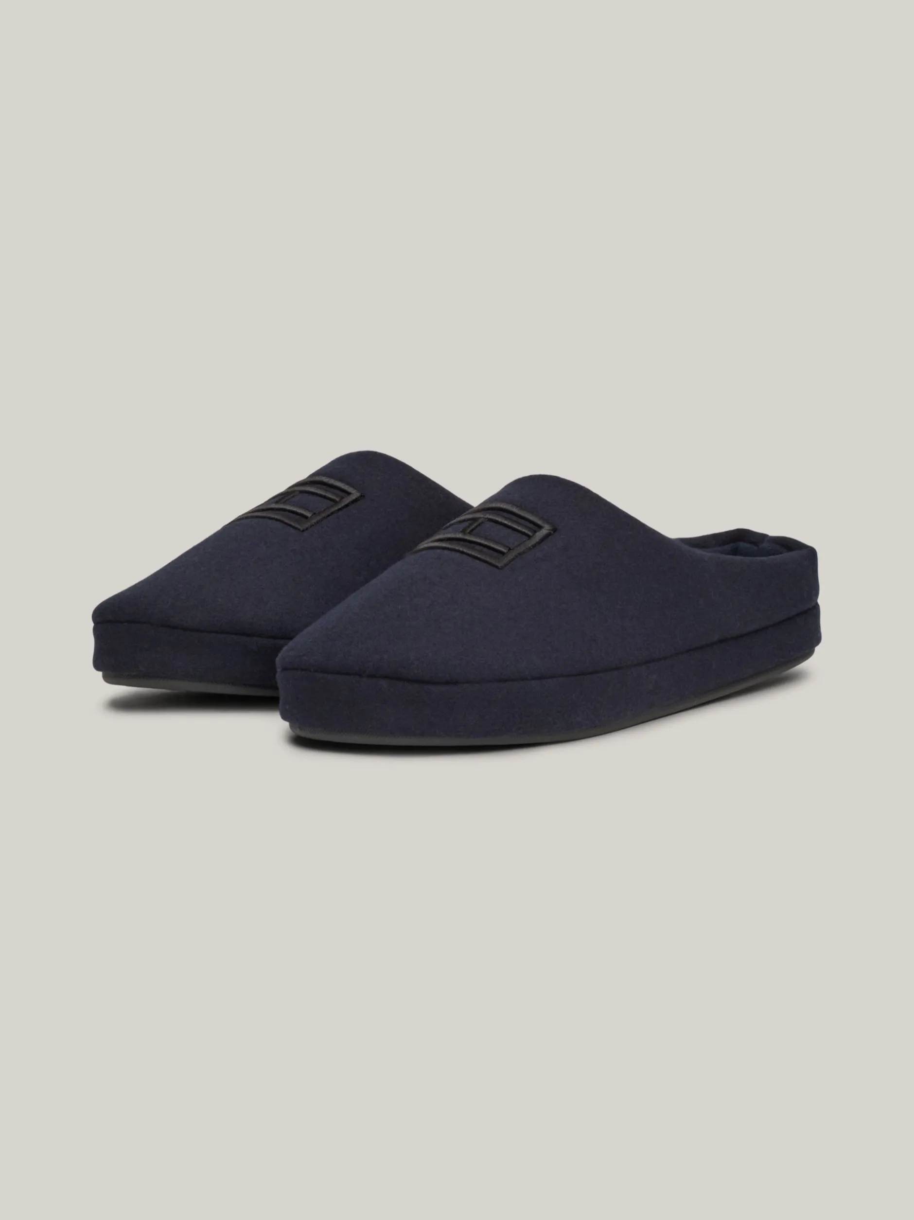 Buty Casual*Tommy Hilfiger Klapki Z Wyhaftowaną Flagą DESERT SKY