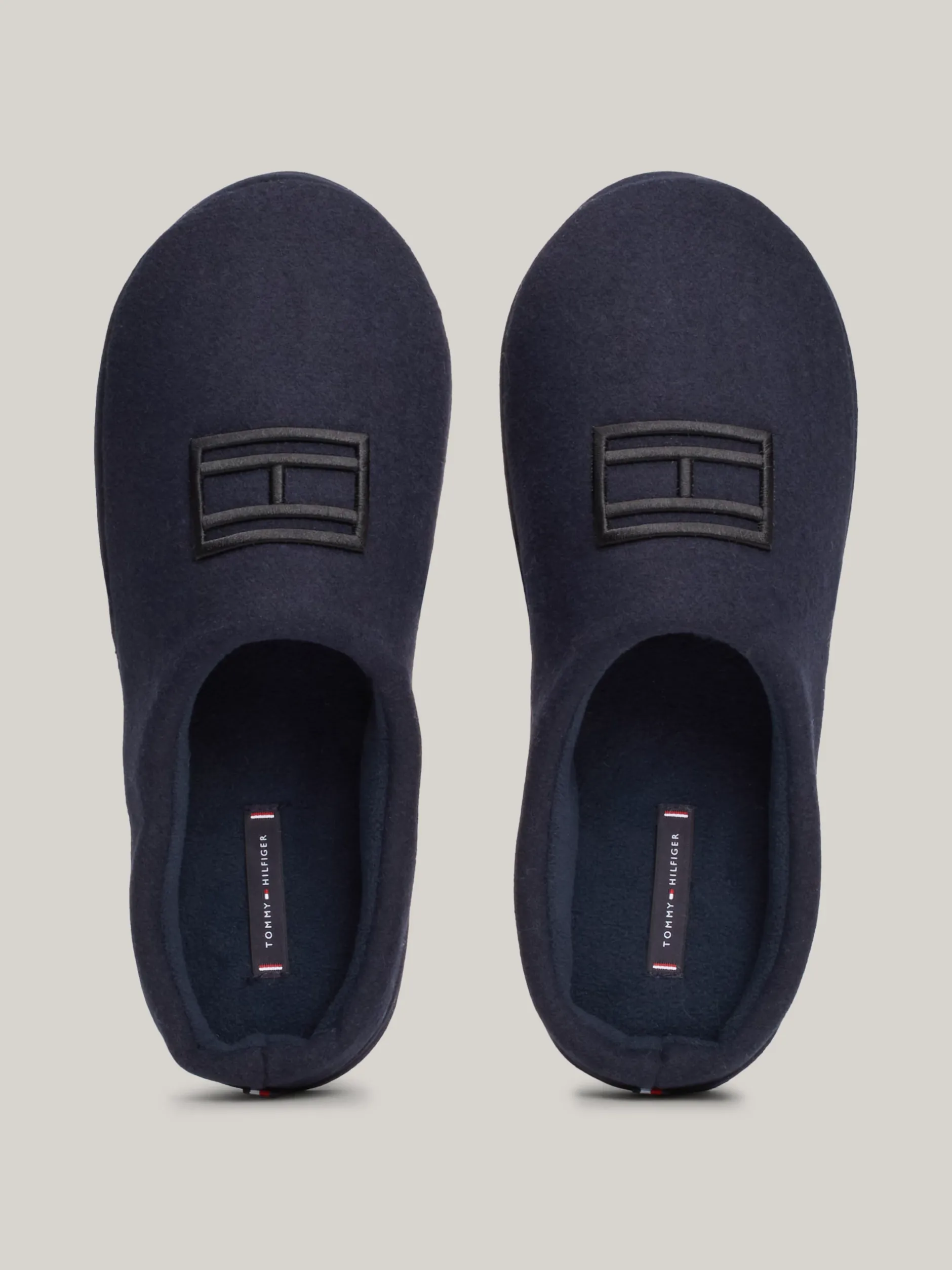 Buty Casual*Tommy Hilfiger Klapki Z Wyhaftowaną Flagą DESERT SKY