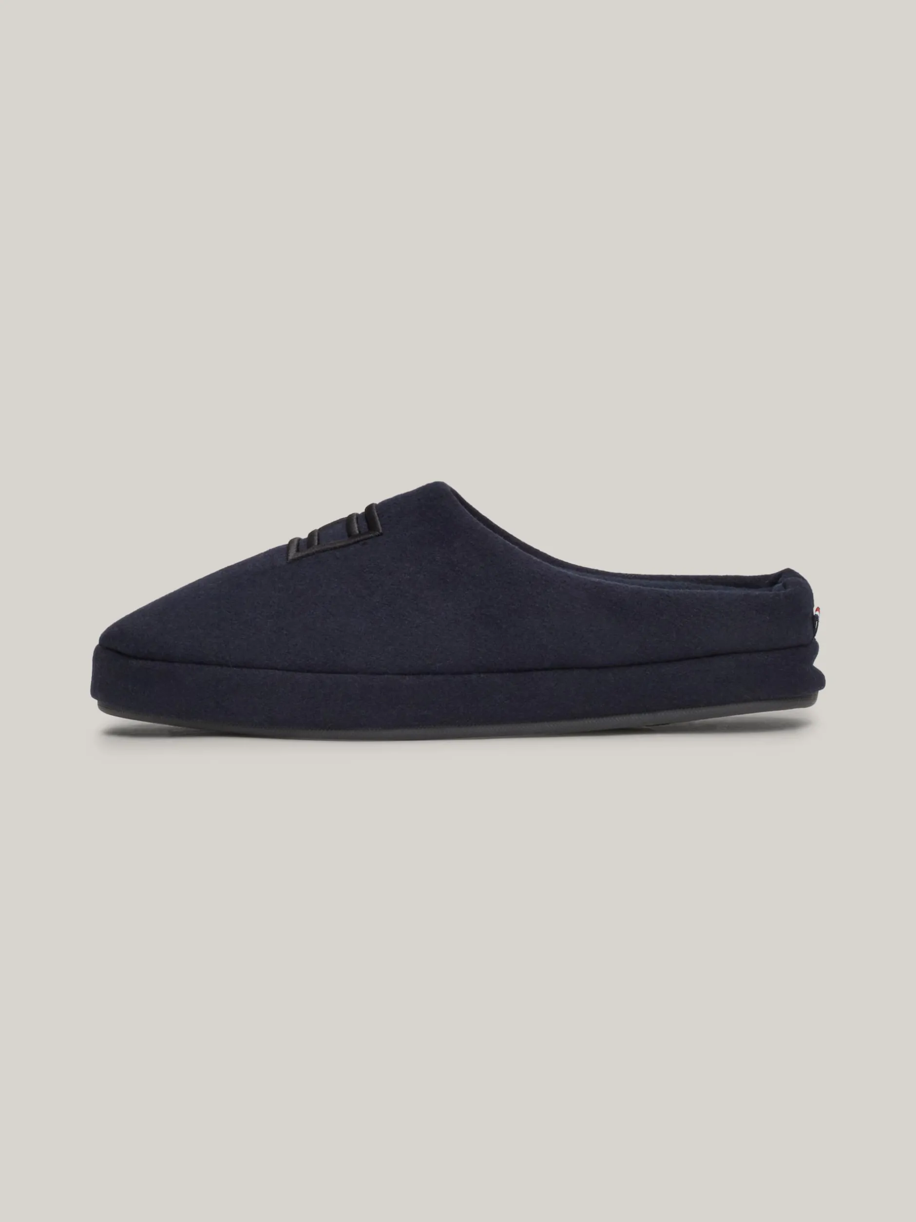 Buty Casual*Tommy Hilfiger Klapki Z Wyhaftowaną Flagą DESERT SKY
