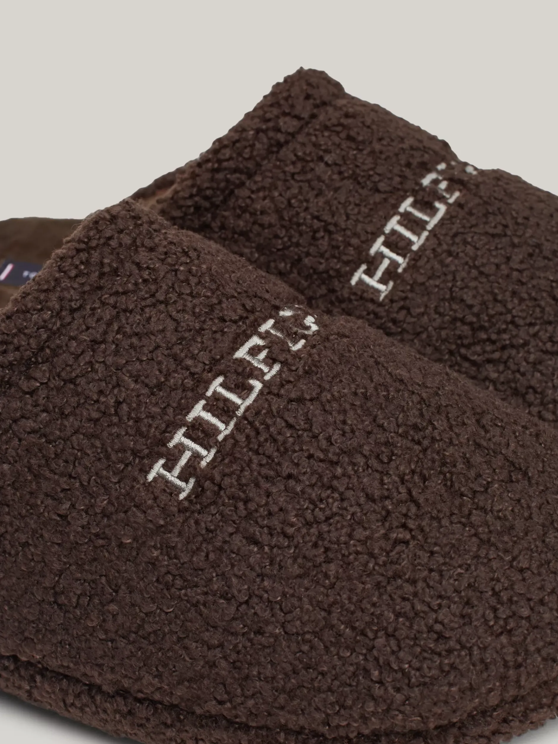 Buty Casual*Tommy Hilfiger Klapki Z Wyhaftowanym Logo DARK COFFEE