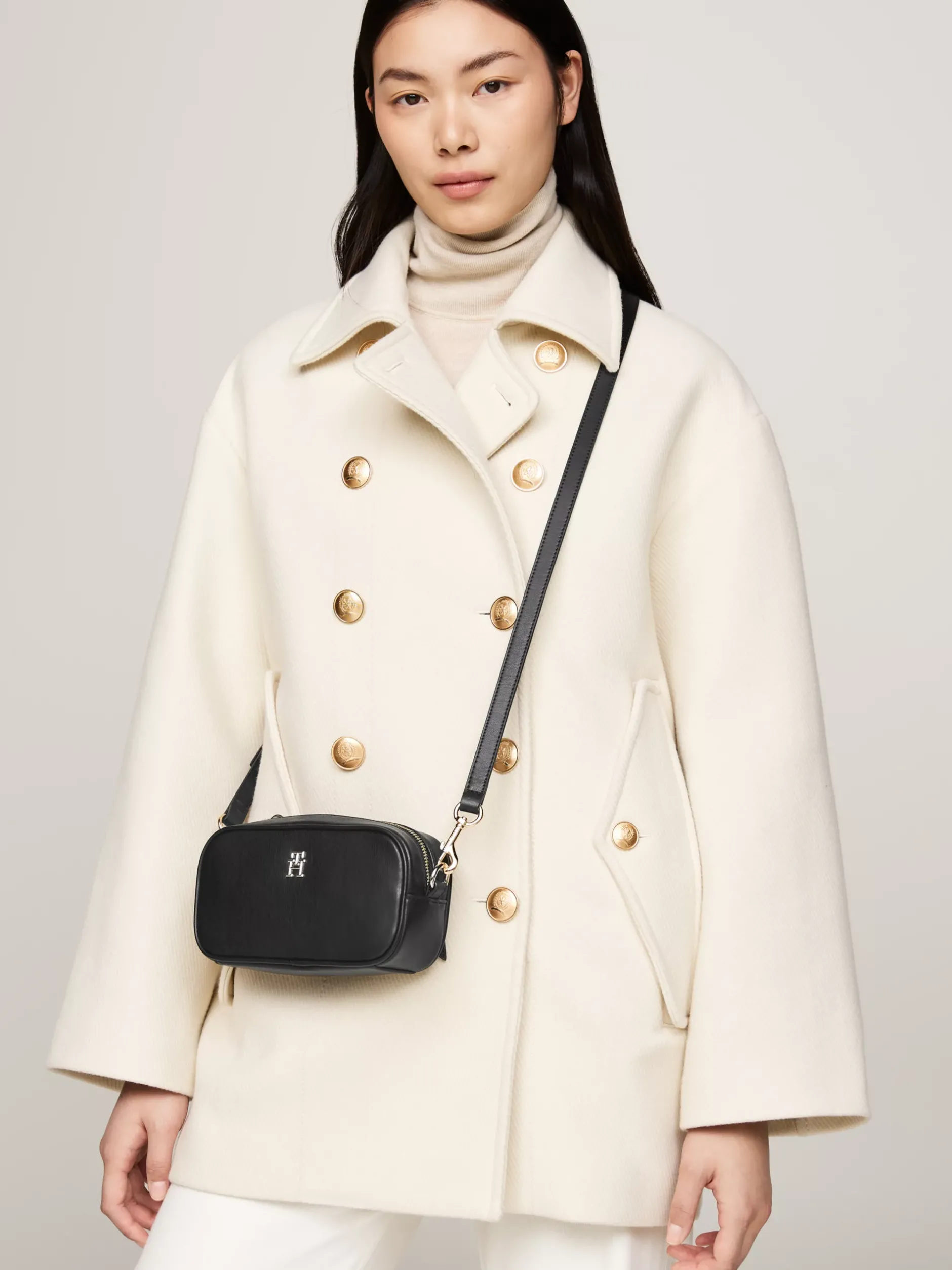 Torebki Na Pasku*Tommy Hilfiger Kompaktowa Torebka Z Monogramem TH BLACK
