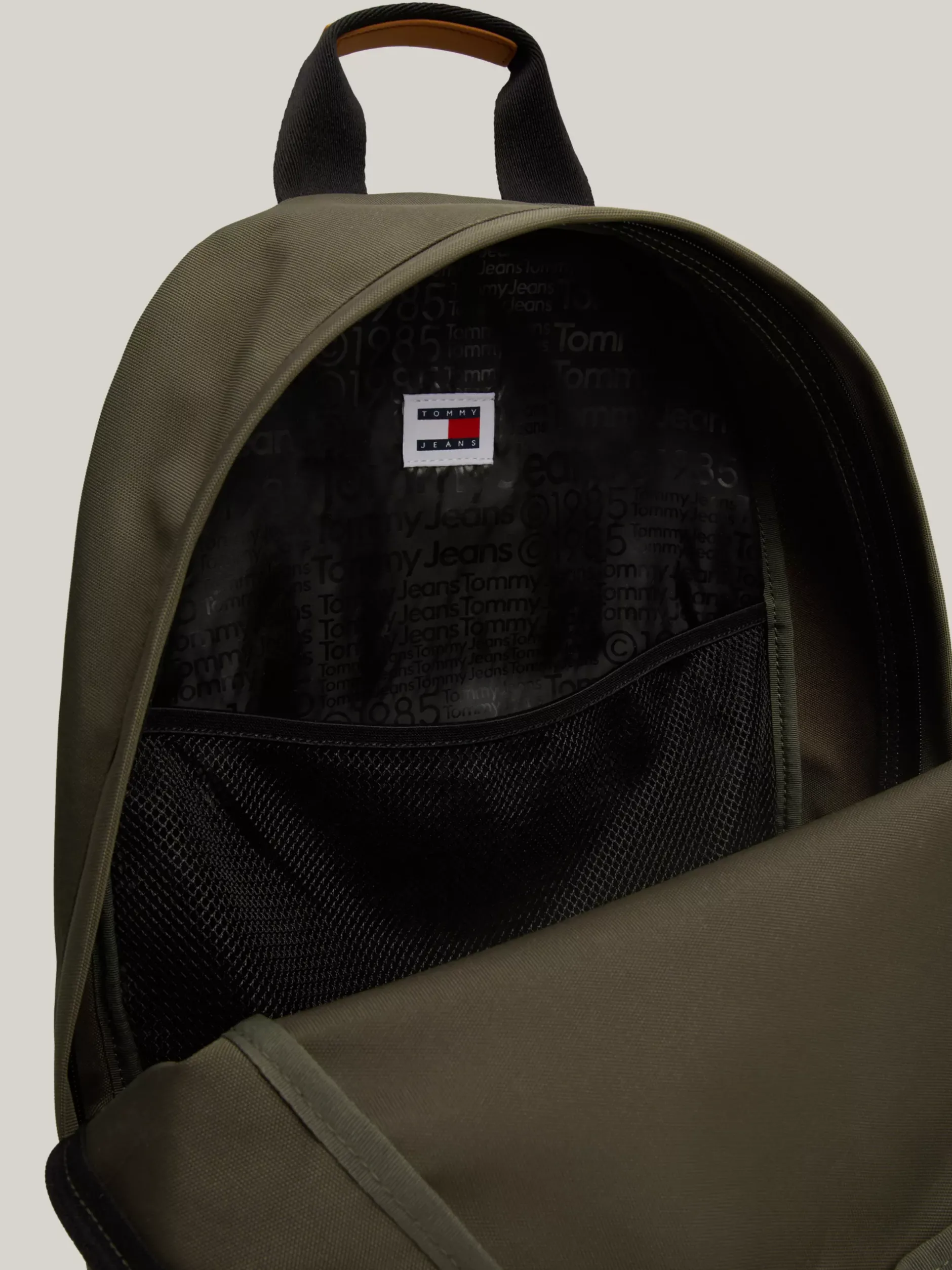 Plecaki*Tommy Hilfiger Kopułowy Plecak Z Naszywką Essential PEWTER GREEN