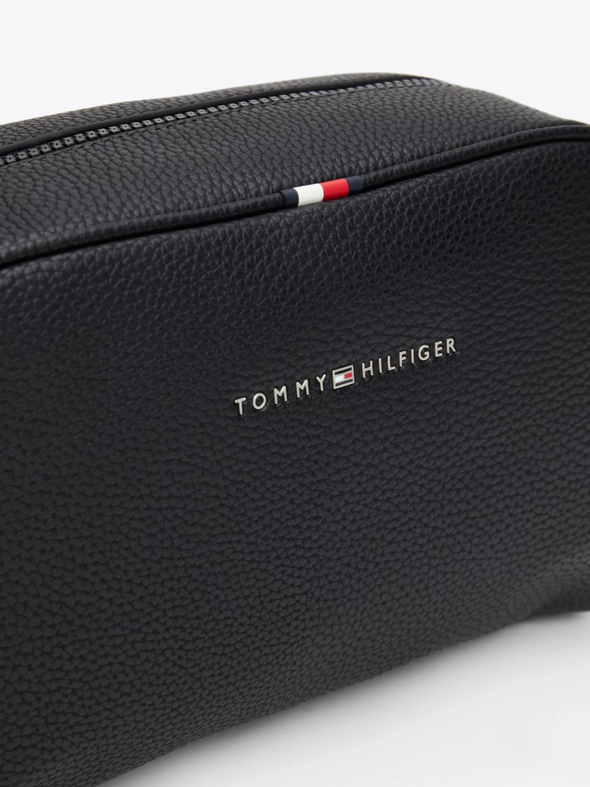 Kosmetyczki*Tommy Hilfiger Kosmetyczka Z Kolekcji Essential BLACK