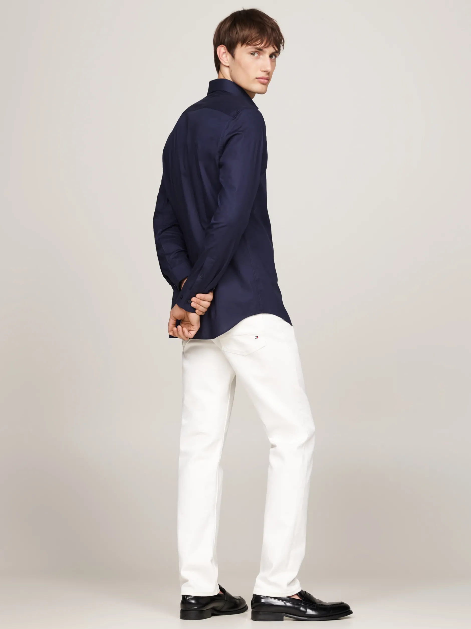 Koszule*Tommy Hilfiger Koszula O Wąskim Kroju Z Popeliny Wtechnologii Flex NAVY BLAZER