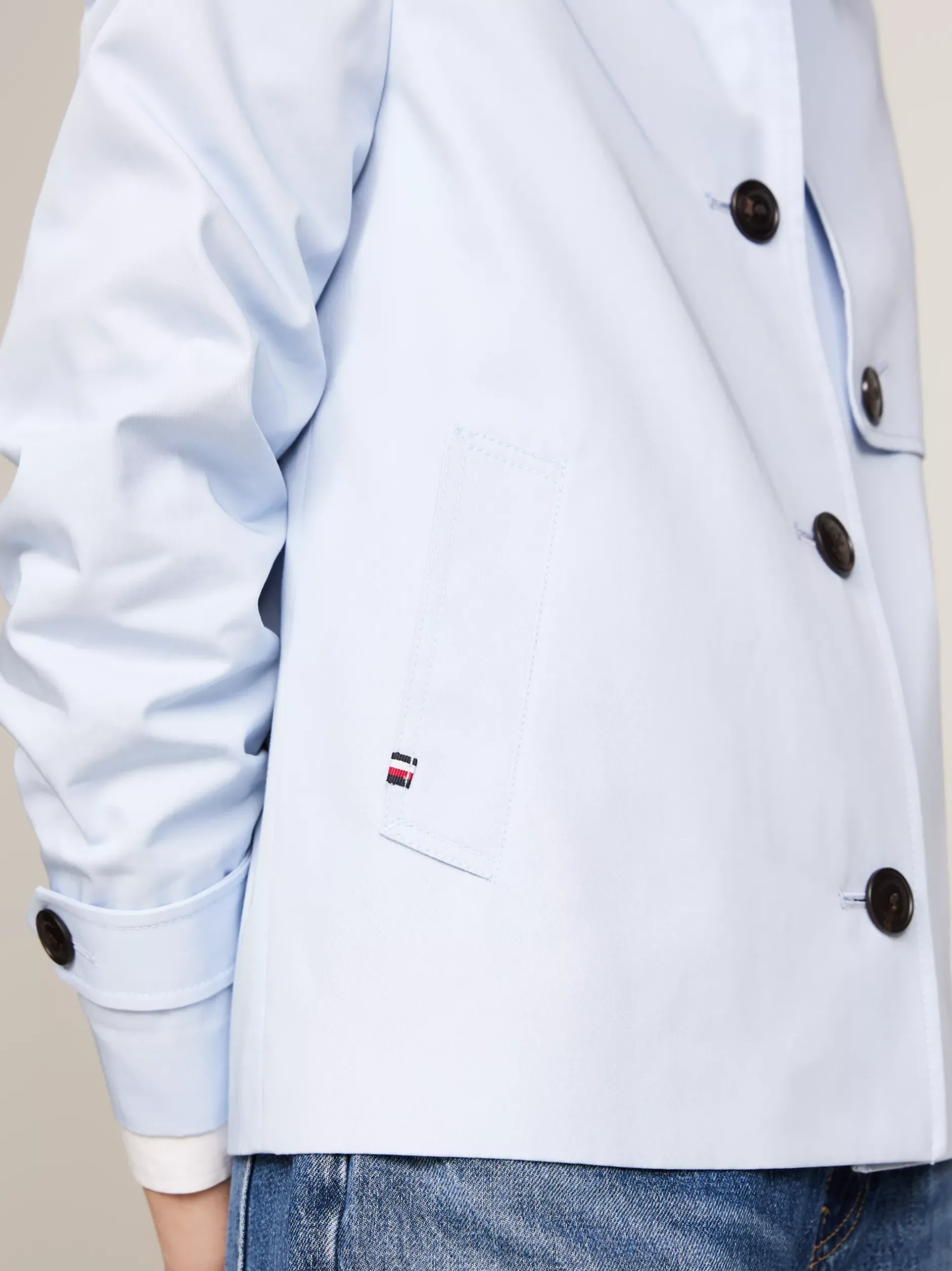 Kurtki & Płaszcze*Tommy Hilfiger Krótki Trencz O Fasonie Jednorzędowym BREEZY BLUE