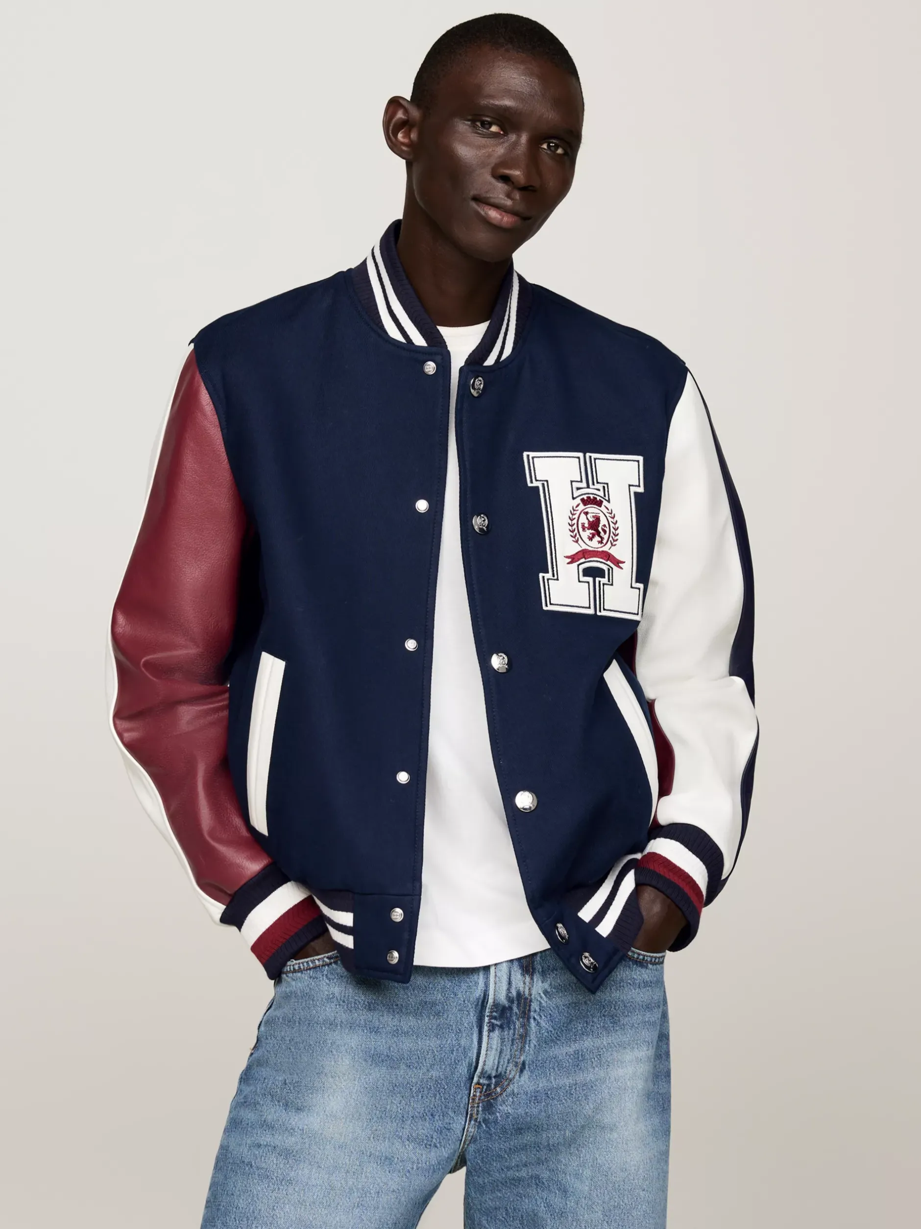 Kurtki & Płaszcze|Bomberki*Tommy Hilfiger Kurtka Z Logo W Stylu Uczelnianym DESERT SKY