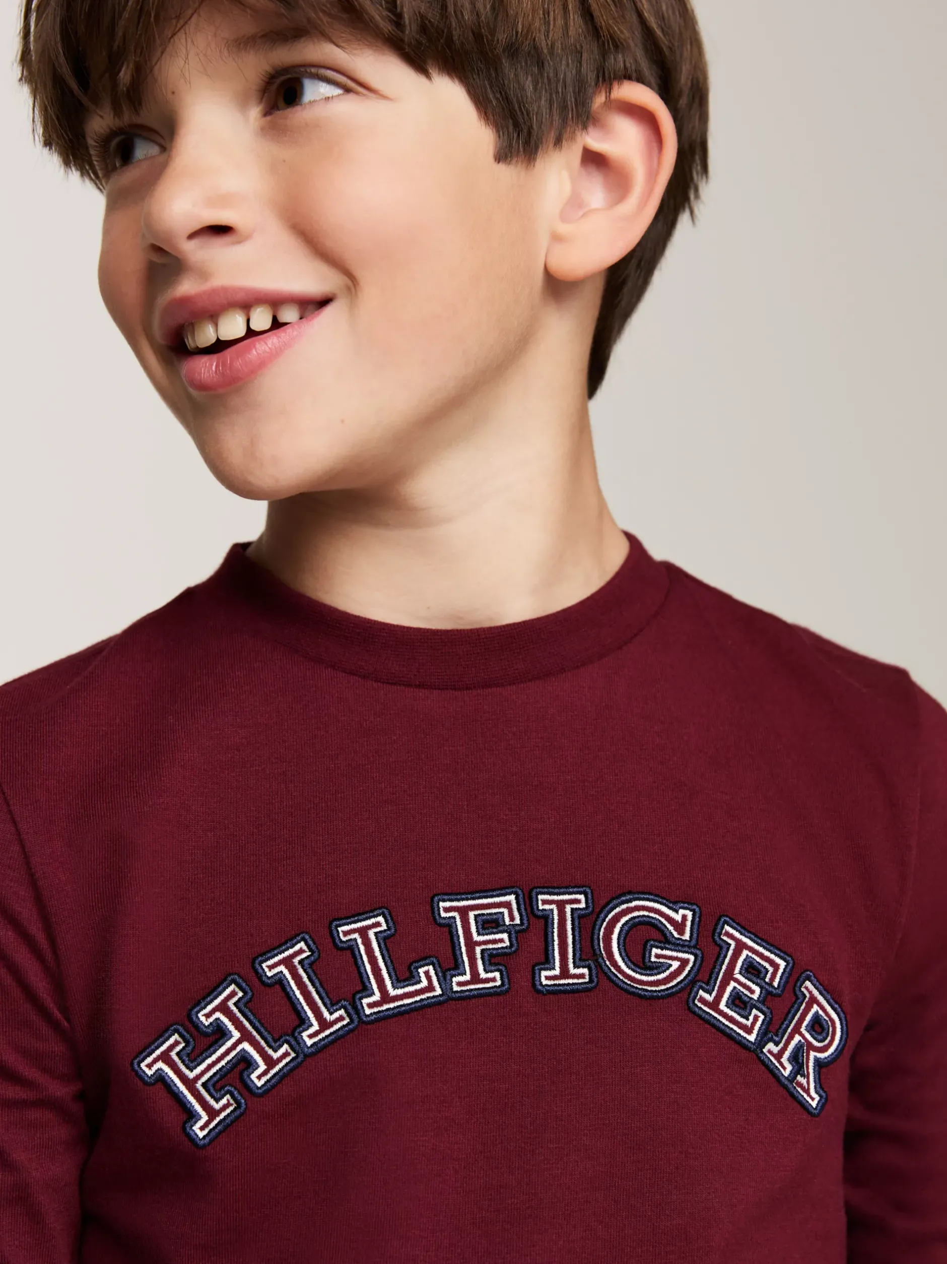 T-Shirty I Koszulki Polo*Tommy Hilfiger Longsleeve Z Logo Hilfiger Monotype DEEP ROUGE