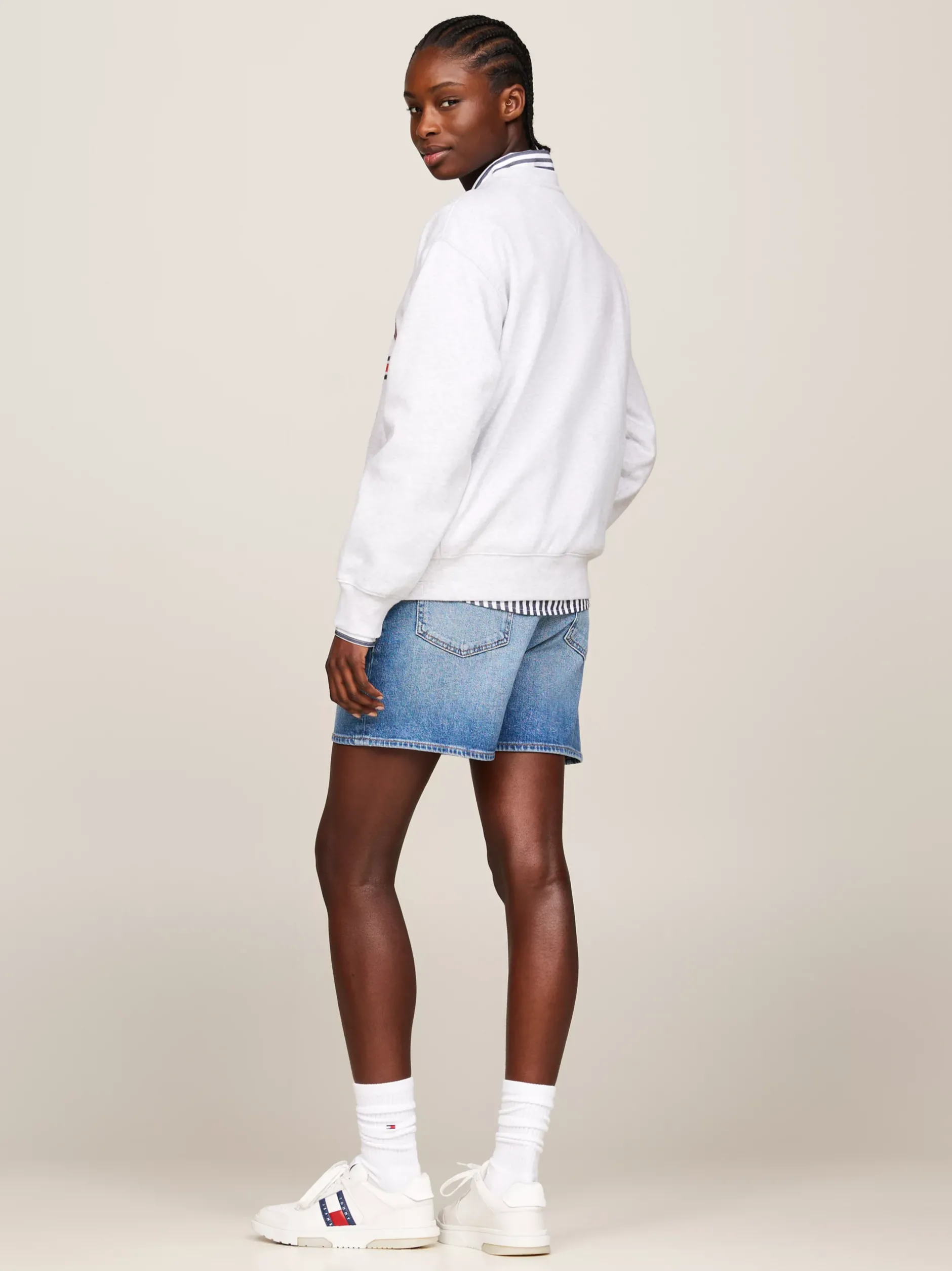 Bluzy Dresowe & Z Kapturem*Tommy Hilfiger Luźna Bluza Prep Explorer Z Logo W Stylu Vintage SILVER GREY HTR