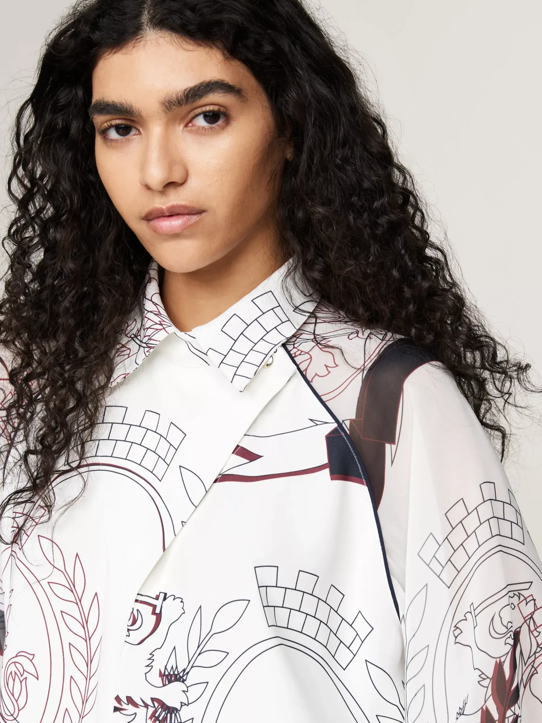 Koszule & Bluzki*Tommy Hilfiger Luźna Koszula Z Nadrukiem Emblematu IVORY