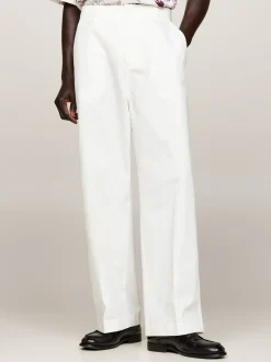 Spodnie*Tommy Hilfiger Luźne Chinosy Z Emblematem IVORY