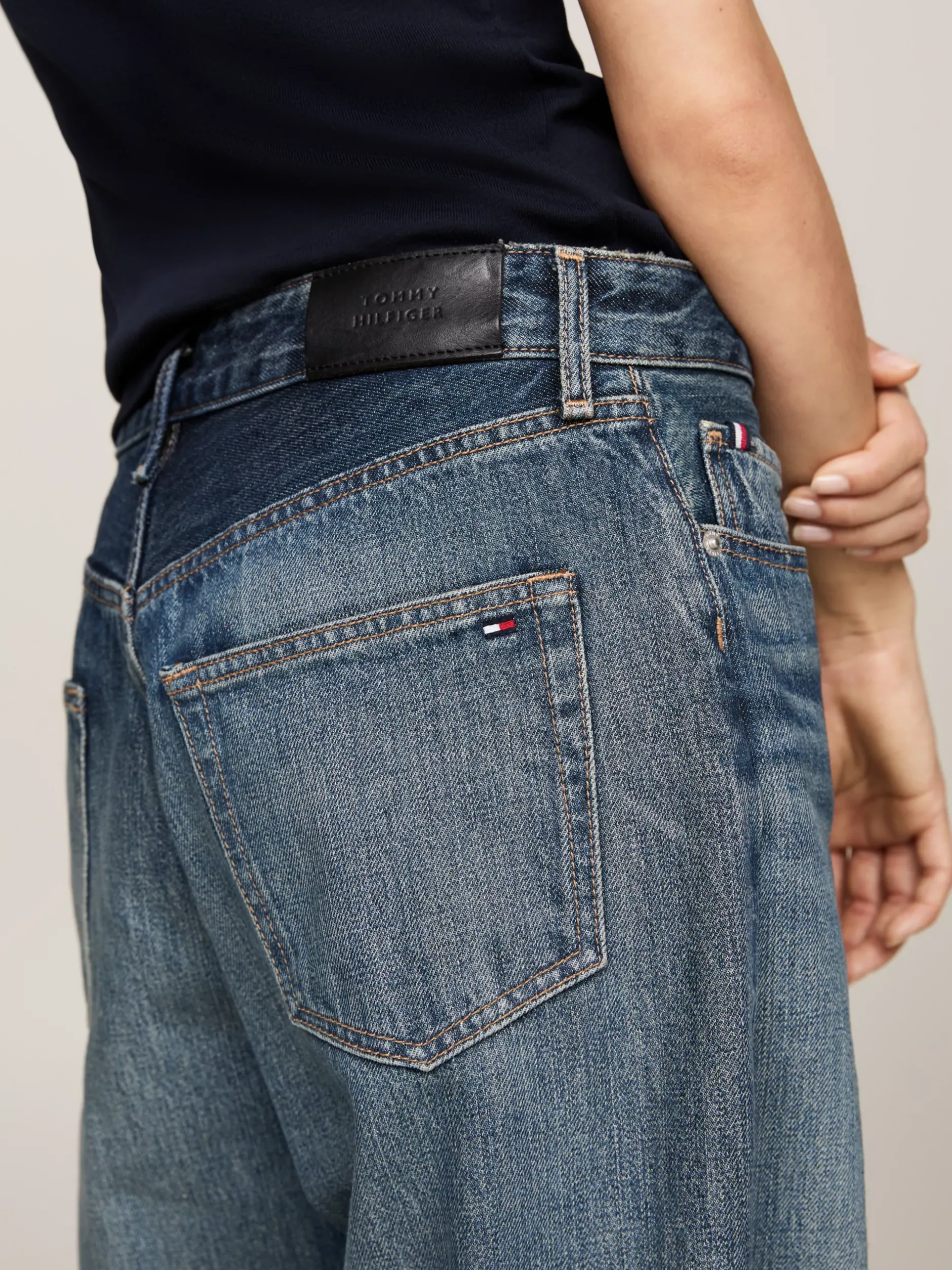 Jeansy*Tommy Hilfiger Luźne Jeansy Z Prostą Nogawką I średnim Stanem KOA