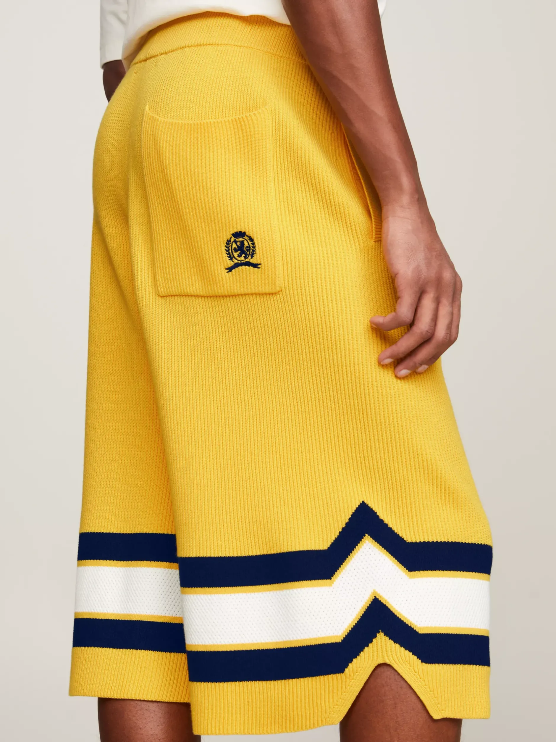 Szorty*Tommy Hilfiger Luźne Prążkowane Szorty Z Emblematem POLLEN