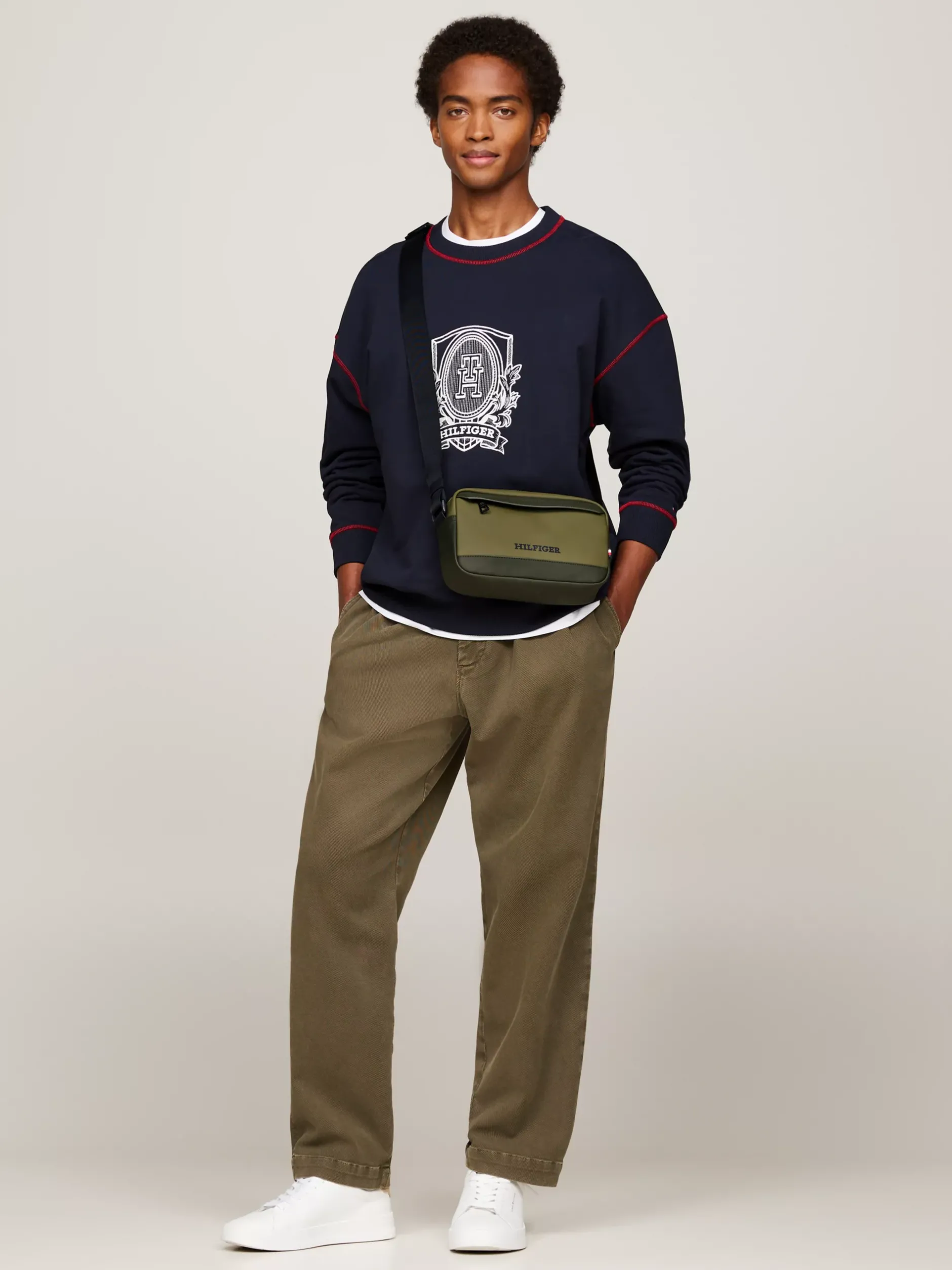Torebki Na Pasku*Tommy Hilfiger Mała Torba Z Logo Hilfiger Monotype UTILITY OLIVE