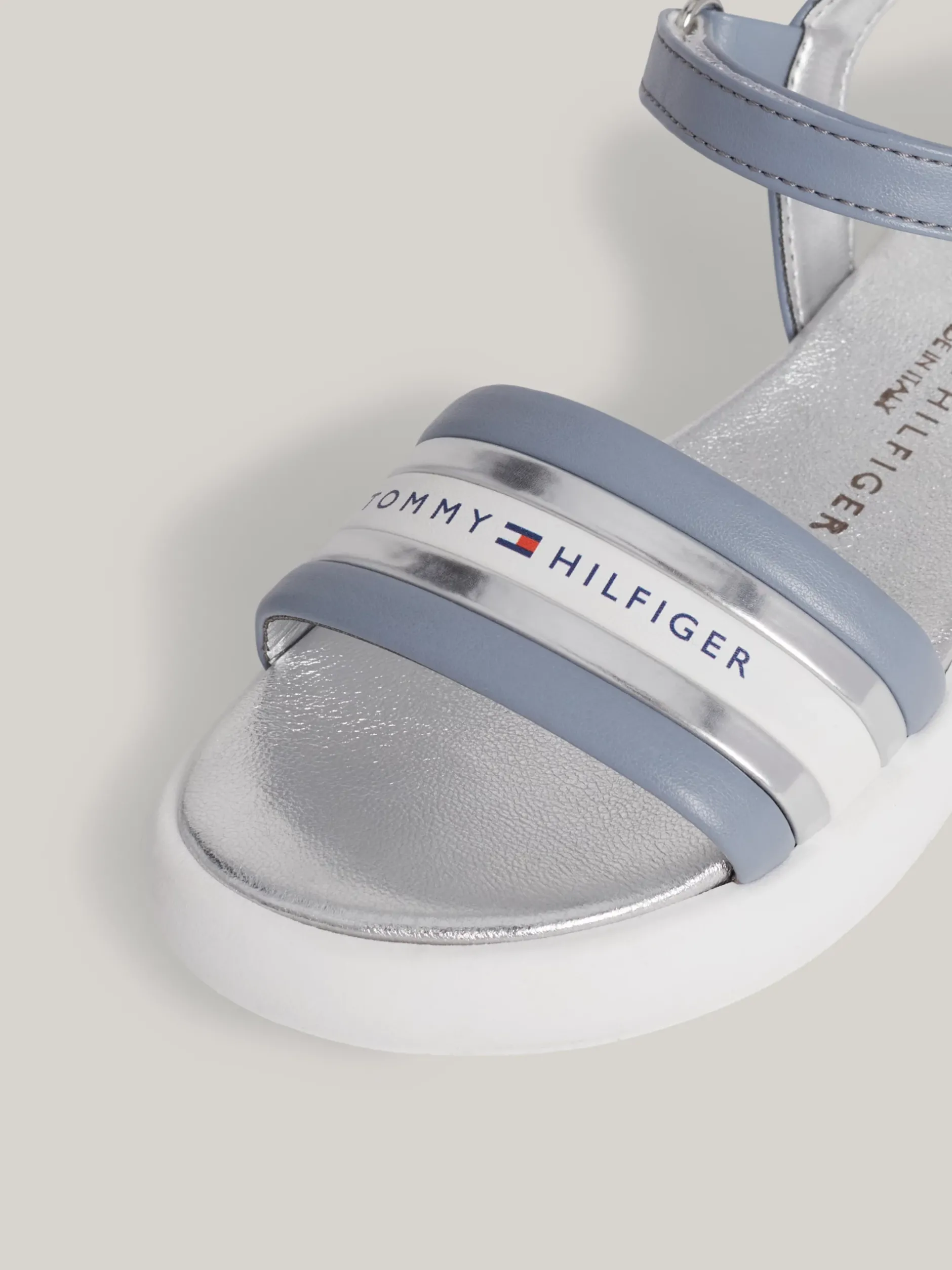 Obuwie I Akcesoria*Tommy Hilfiger Metaliczne Sandały Z Zapięciem Na Rzep I Logo DENIM