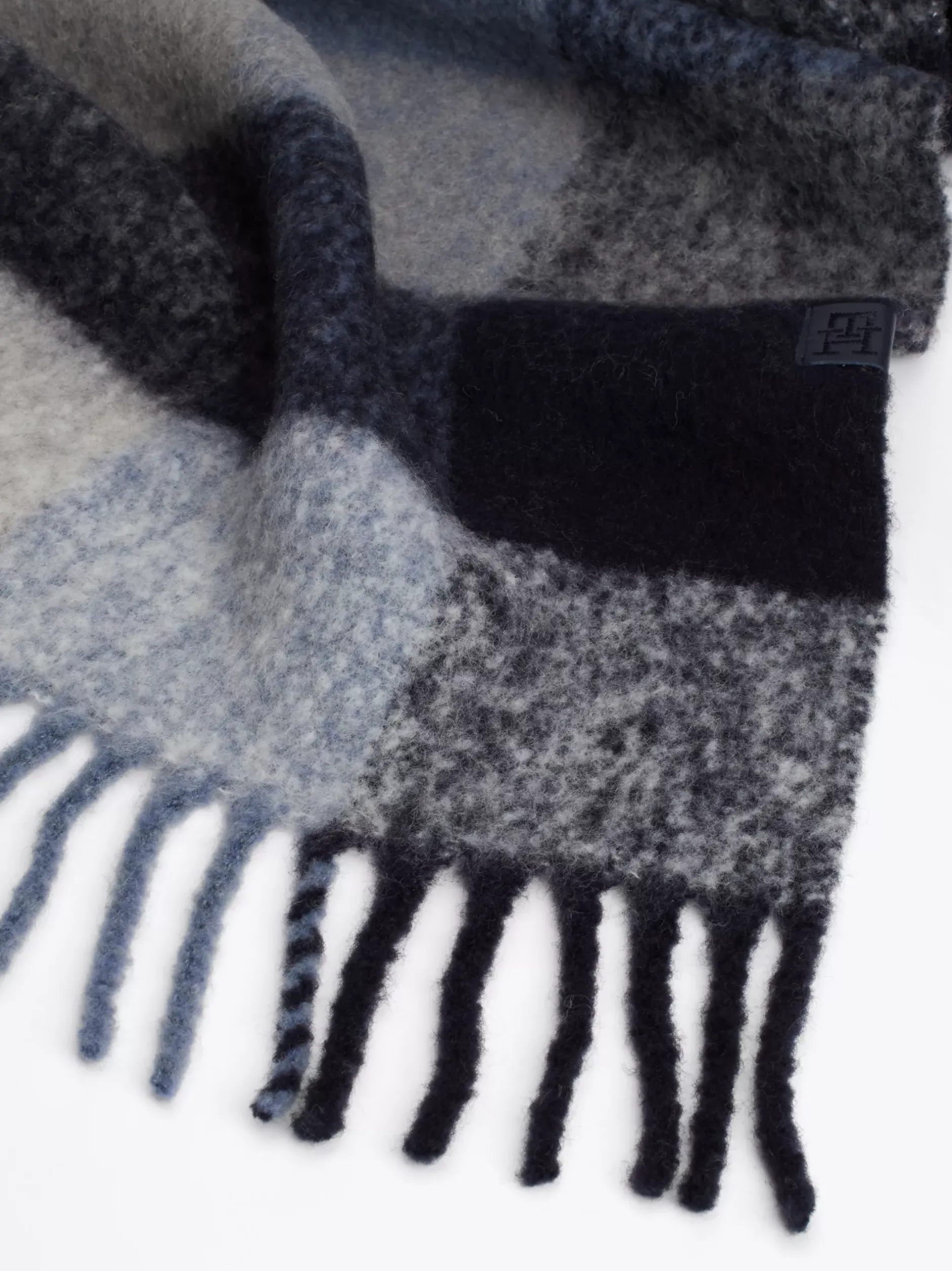 Szaliki|Szaliki*Tommy Hilfiger Miękki Szalik Z Wełną W Mieszaną Kratę SPACE BLUE MIX